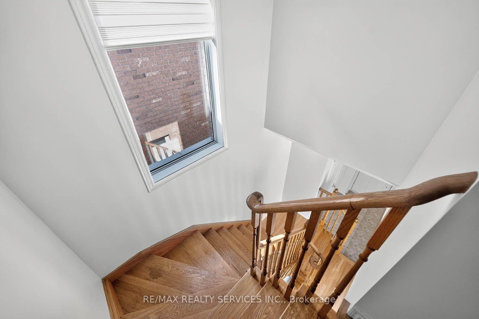 Photo 26 of 21 Tatra Crescent, Brampton, Bram West — HOMEH