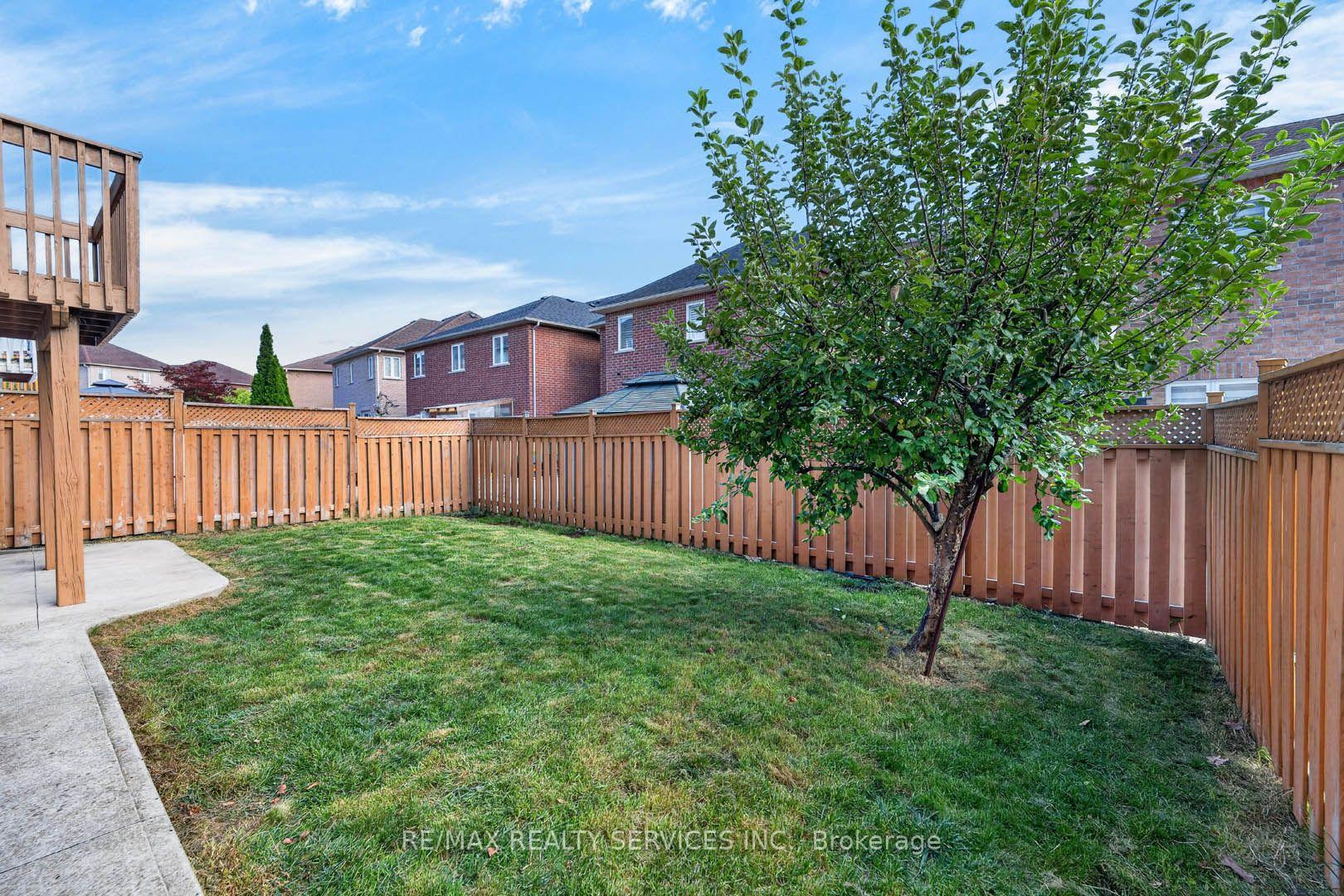 Photo 43 of 21 Tatra Crescent, Brampton, Bram West — HOMEH