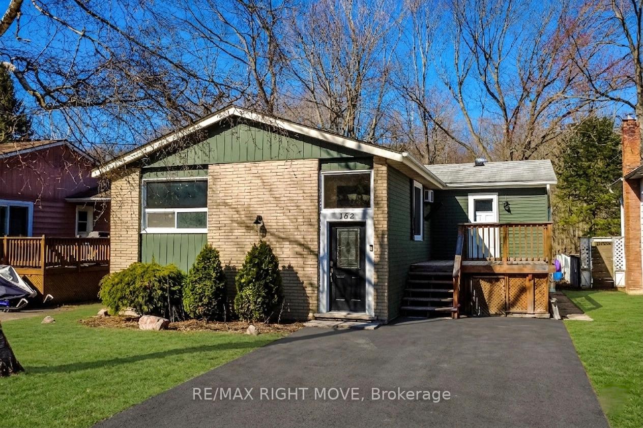 Photo 2 of 162 Pratt Crescent, Gravenhurst, Muskoka (S) — HOMEH