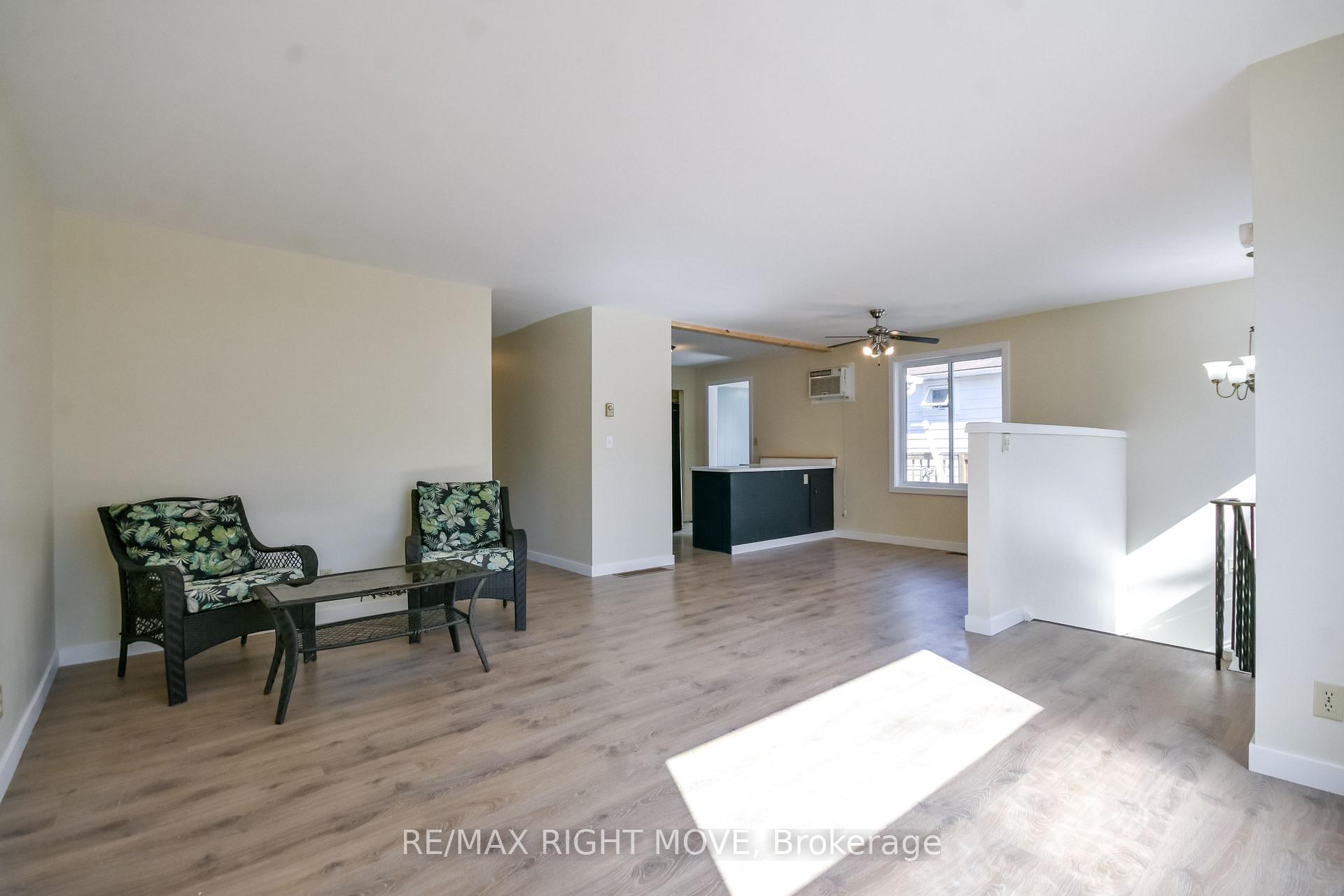 Photo 4 of 162 Pratt Crescent, Gravenhurst, Muskoka (S) — HOMEH