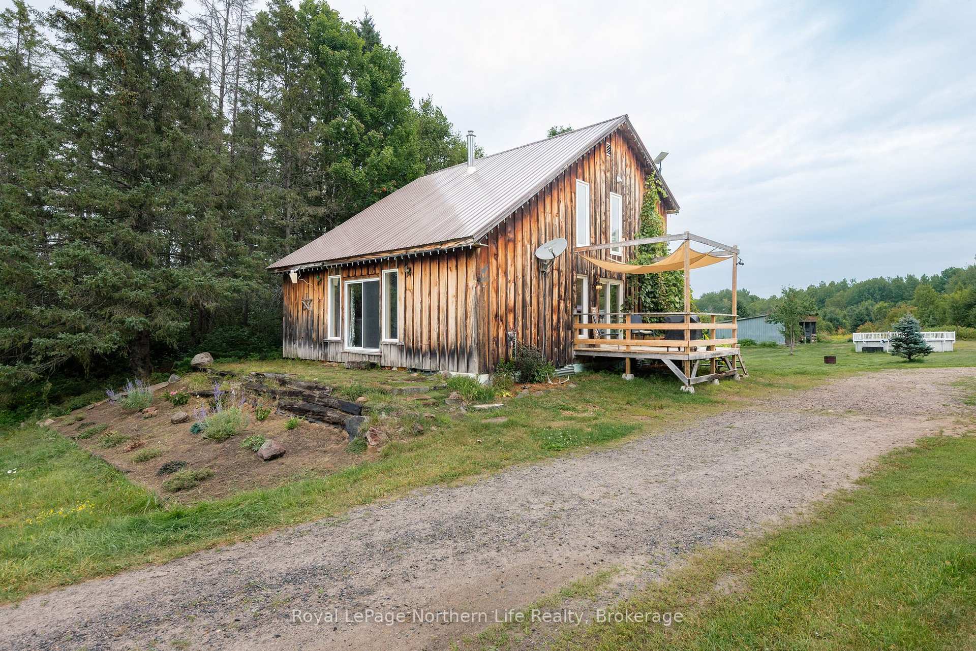 Photo of 258 Algonquin Road