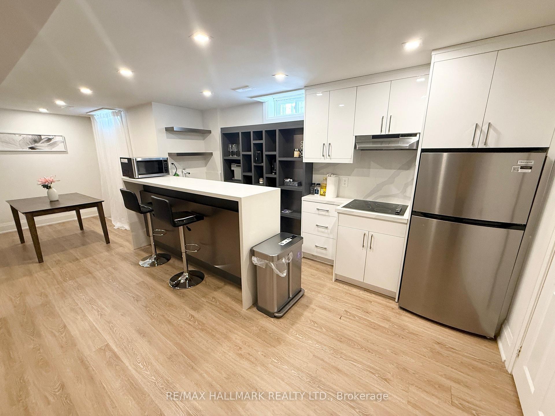 Photo 2 of Unit Basement, 7 Charing Crescent, Aurora, Aurora Highlands — HOMEH