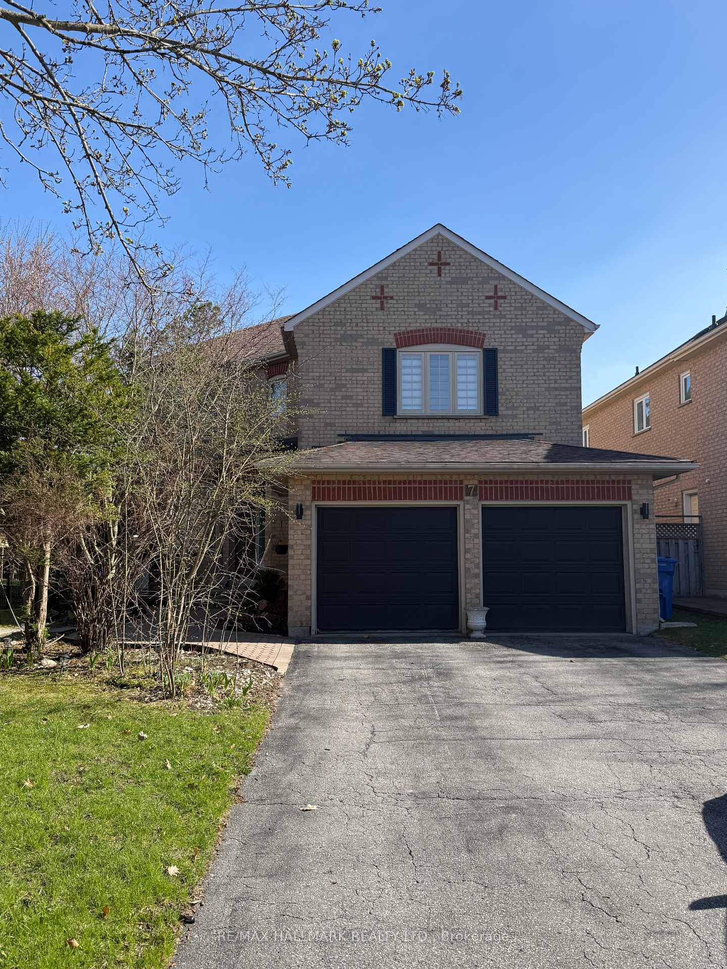 Photo 1 of Unit Basement, 7 Charing Crescent, Aurora, Aurora Highlands — HOMEH