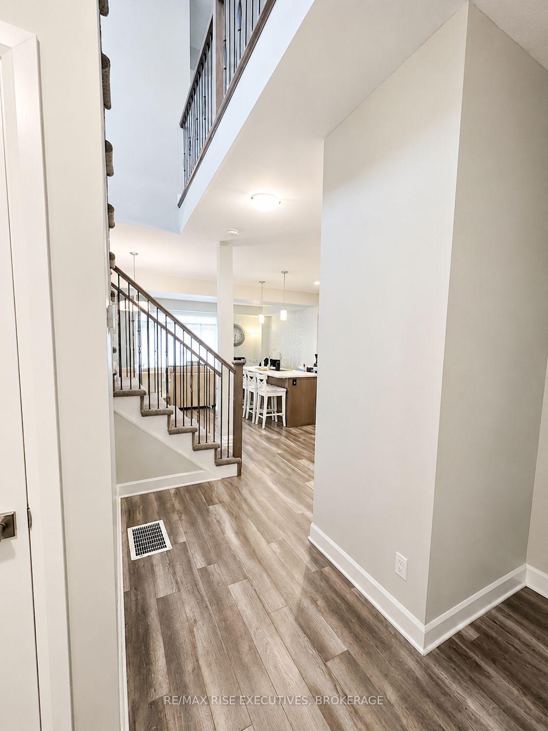 Photo 5 of 1236 Max Crescent, Kingston, City Northwest — HOMEH
