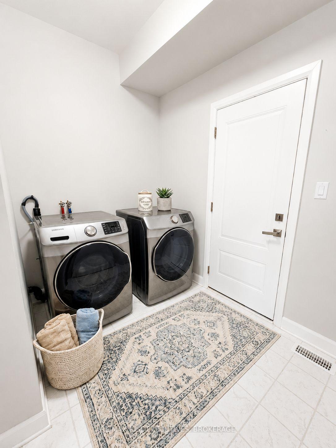 Photo 6 of 1236 Max Crescent, Kingston, City Northwest — HOMEH