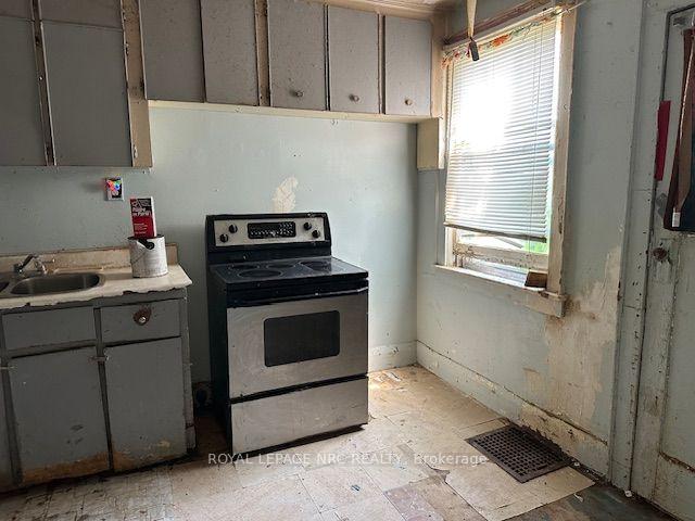 Photo 8 of 62 Haynes Avenue, St. Catharines, E. Chester — HOMEH