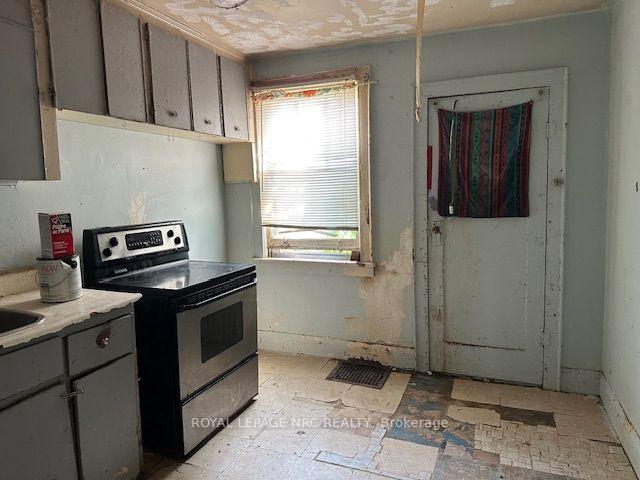 Photo 12 of 62 Haynes Avenue, St. Catharines, E. Chester — HOMEH