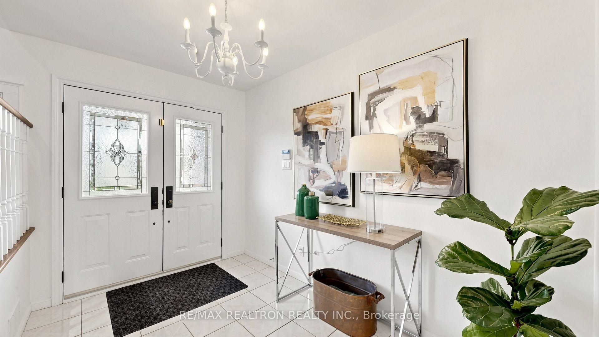 Photo 2 of 14 Oak Grove Court, Markham, Bayview Fairway-Bayview Country Club Estates — HOMEH