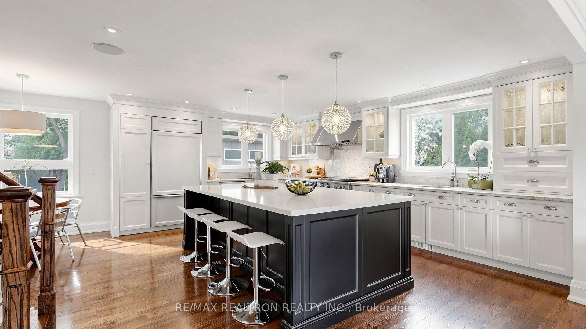 Photo 5 of 14 Oak Grove Court, Markham, Bayview Fairway-Bayview Country Club Estates — HOMEH