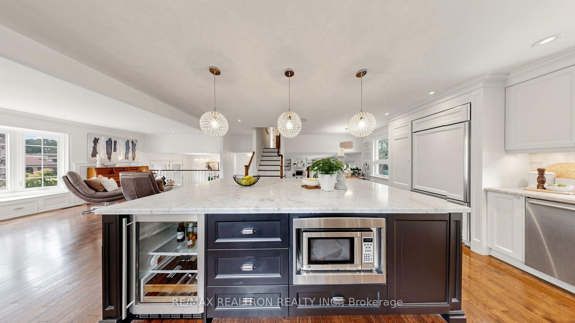 Photo 6 of 14 Oak Grove Court, Markham, Bayview Fairway-Bayview Country Club Estates — HOMEH
