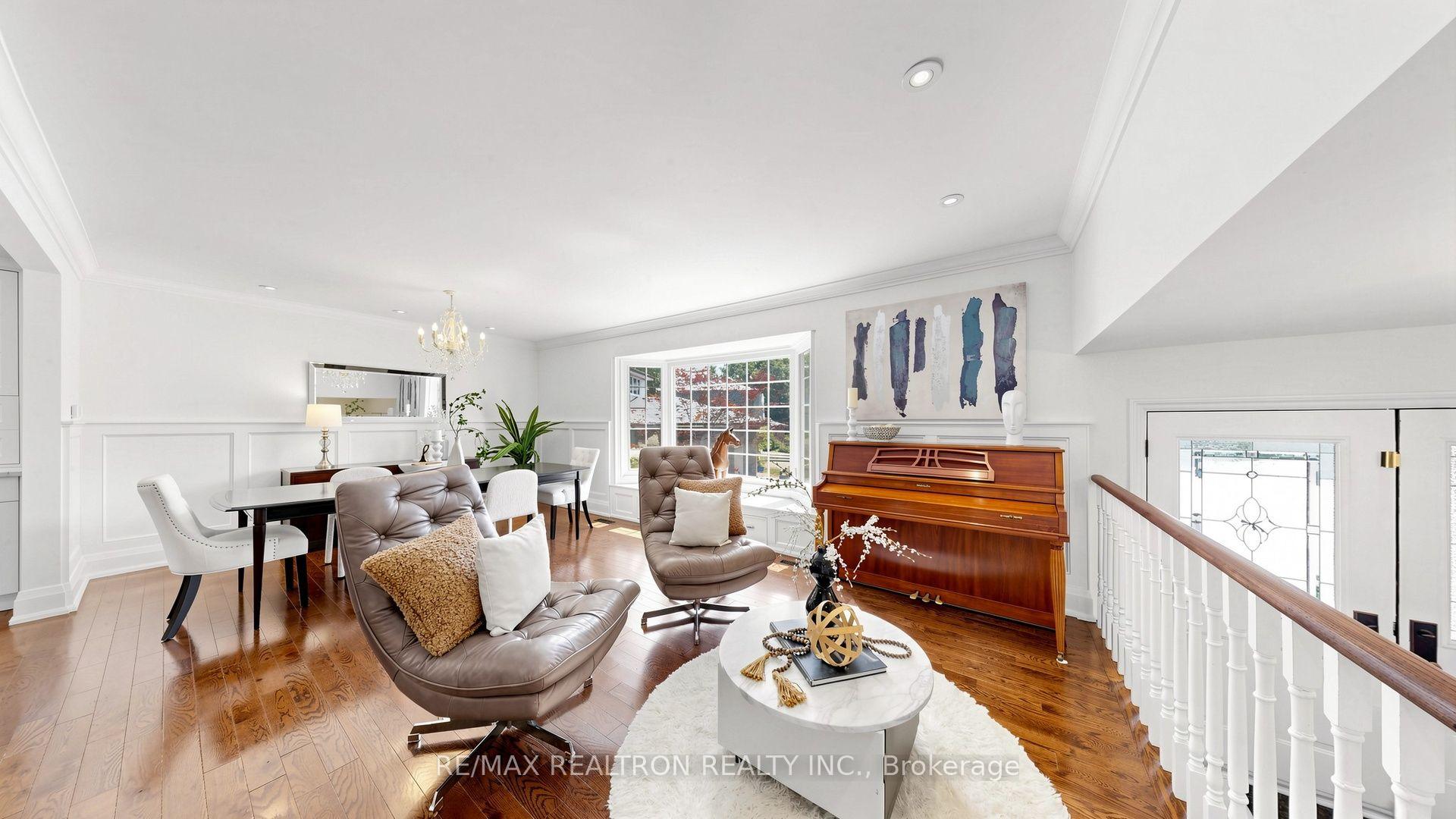 Photo 12 of 14 Oak Grove Court, Markham, Bayview Fairway-Bayview Country Club Estates — HOMEH