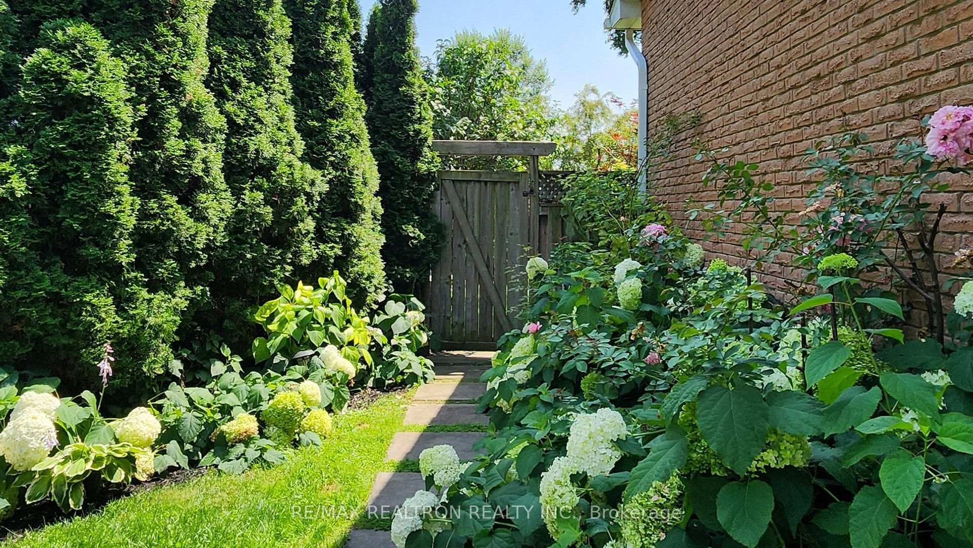 Photo 37 of 14 Oak Grove Court, Markham, Bayview Fairway-Bayview Country Club Estates — HOMEH