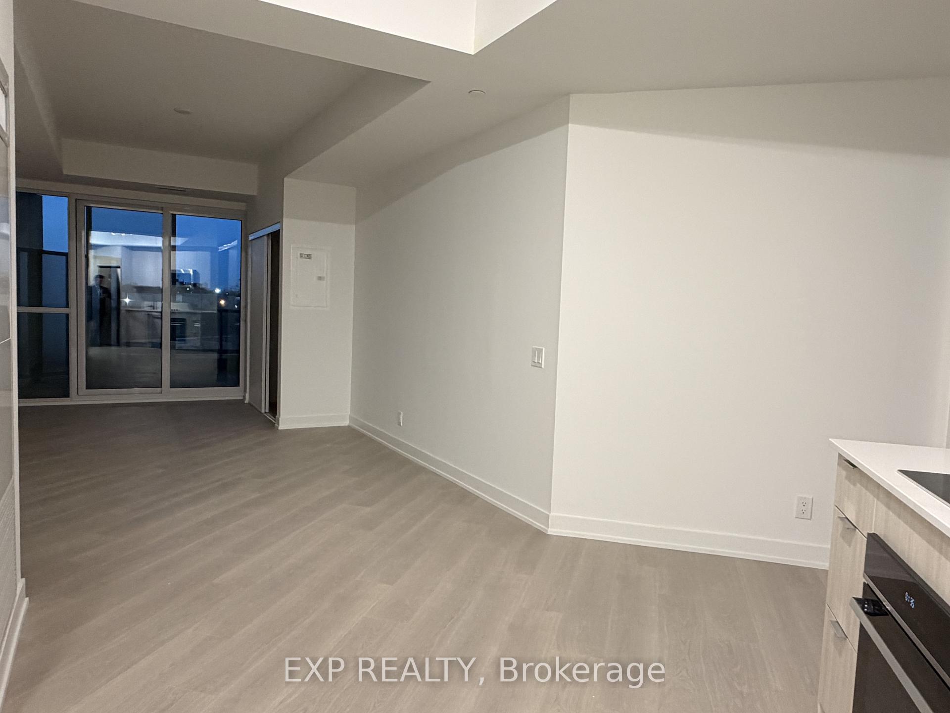 Photo 9 of 20 Deans Drive, Scarborough, Clairlea-Birchmount — HOMEH