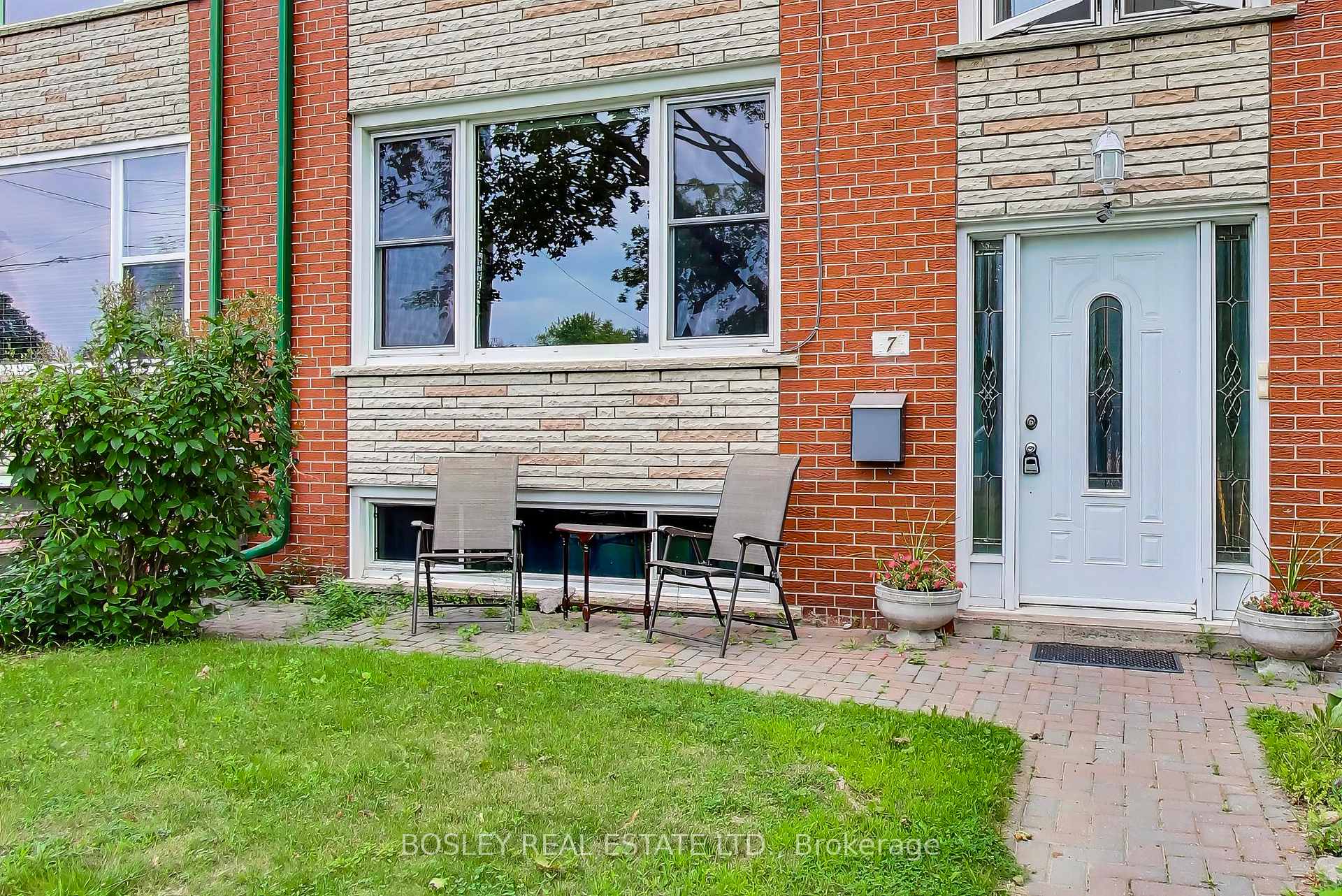 Photo 8 of 7 Norwood Road, Toronto, East End-Danforth — HOMEH
