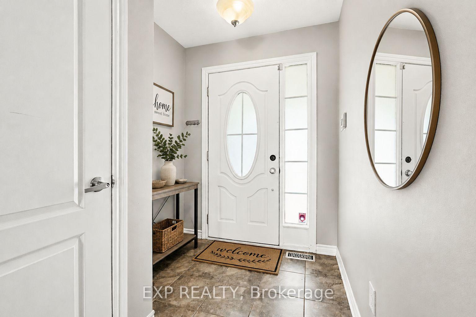 Photo 3 of 81 Switch Grass Crescent, Ottawa, Barrhaven - Half Moon Bay — HOMEH