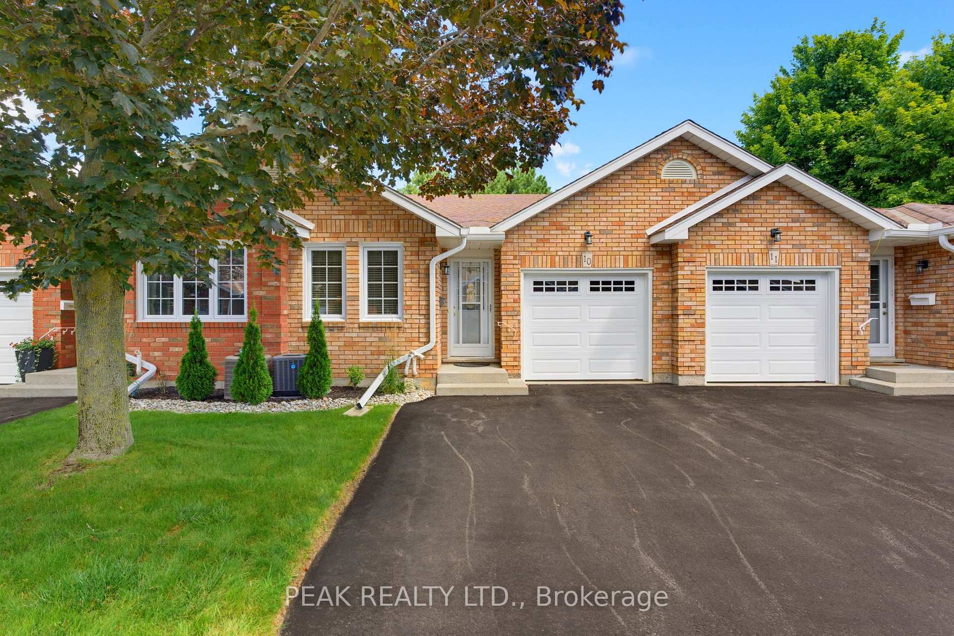 Photo 1 of Unit 10, 60 Whitlaw Way, Brant, Paris — HOMEH