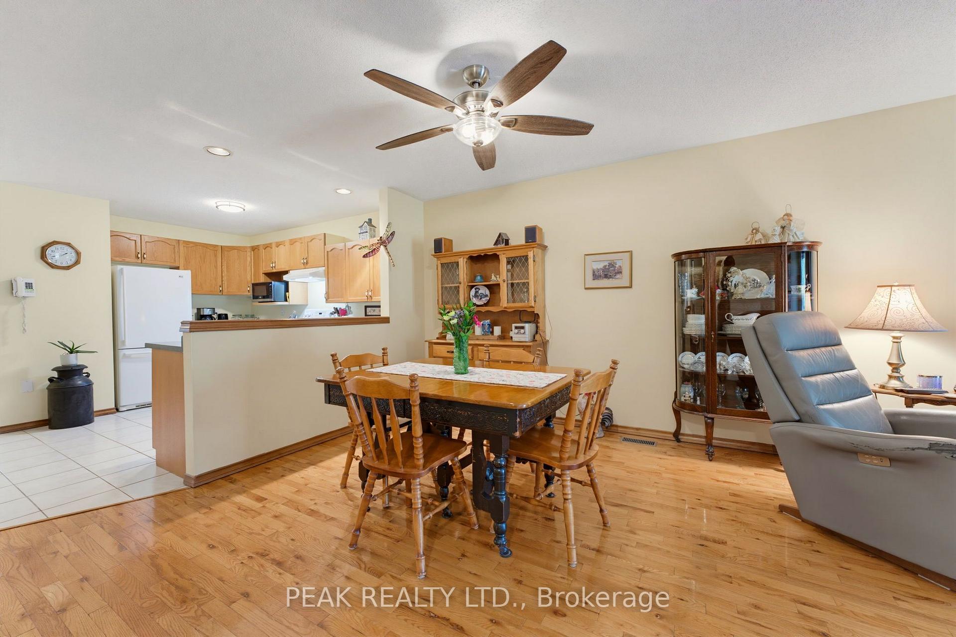 Photo 10 of Unit 10, 60 Whitlaw Way, Brant, Paris — HOMEH