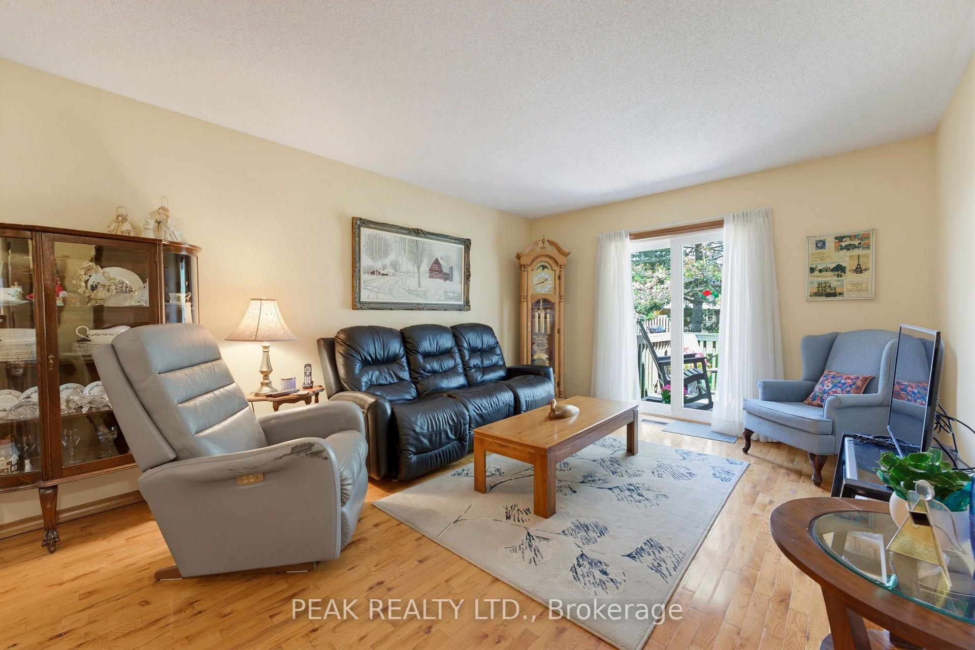 Photo 11 of Unit 10, 60 Whitlaw Way, Brant, Paris — HOMEH