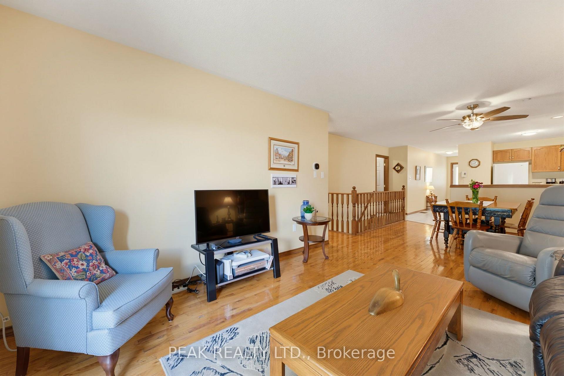 Photo 12 of Unit 10, 60 Whitlaw Way, Brant, Paris — HOMEH