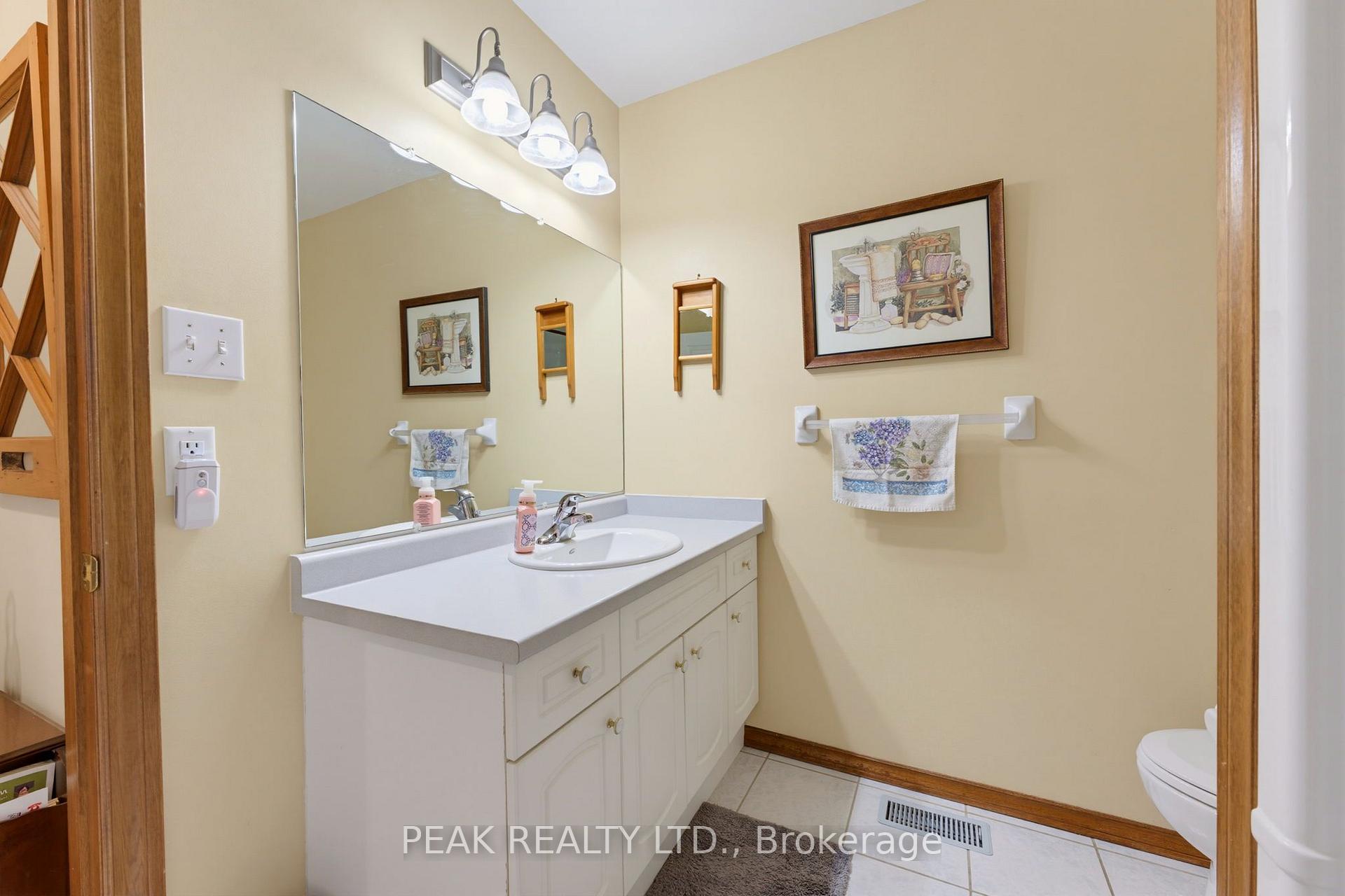 Photo 16 of Unit 10, 60 Whitlaw Way, Brant, Paris — HOMEH