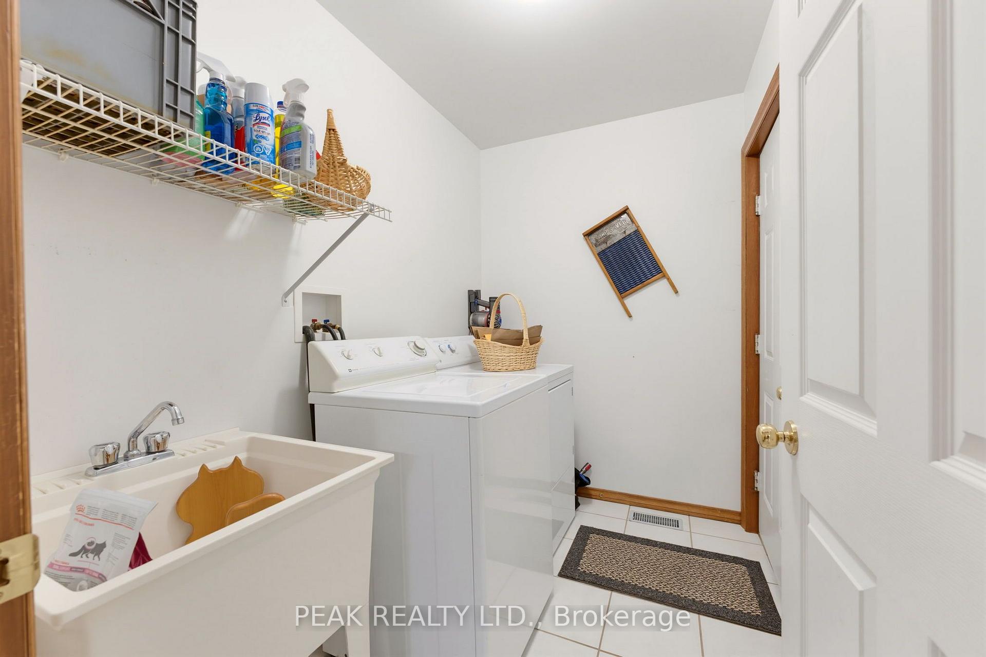 Photo 18 of Unit 10, 60 Whitlaw Way, Brant, Paris — HOMEH