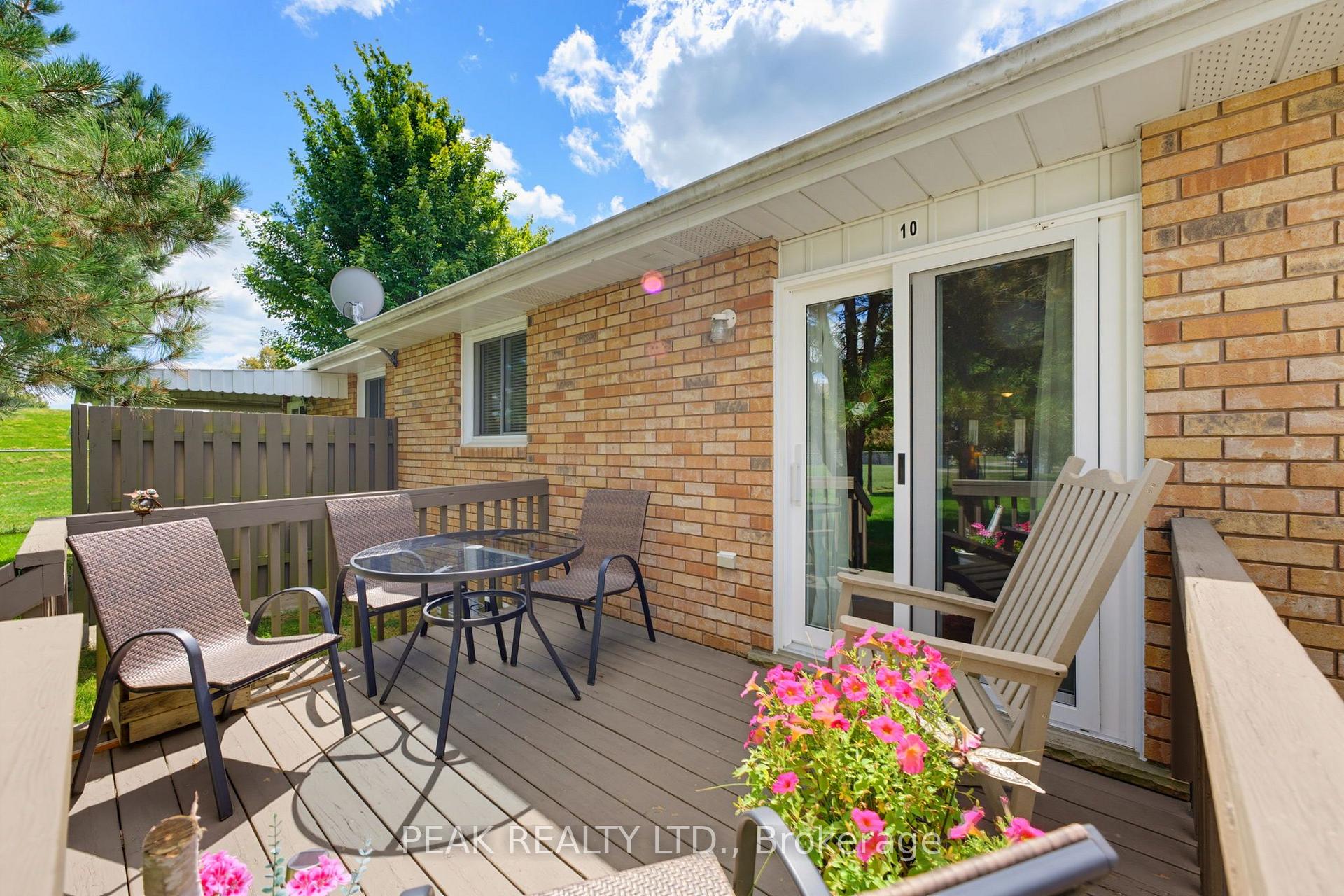 Photo 24 of Unit 10, 60 Whitlaw Way, Brant, Paris — HOMEH