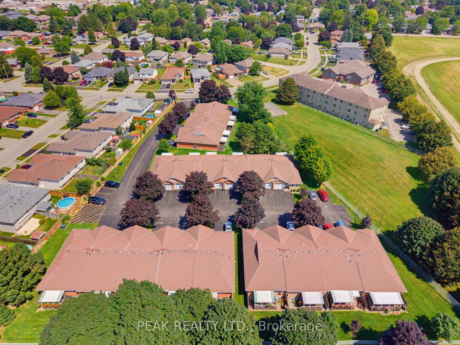 Photo 30 of Unit 10, 60 Whitlaw Way, Brant, Paris — HOMEH