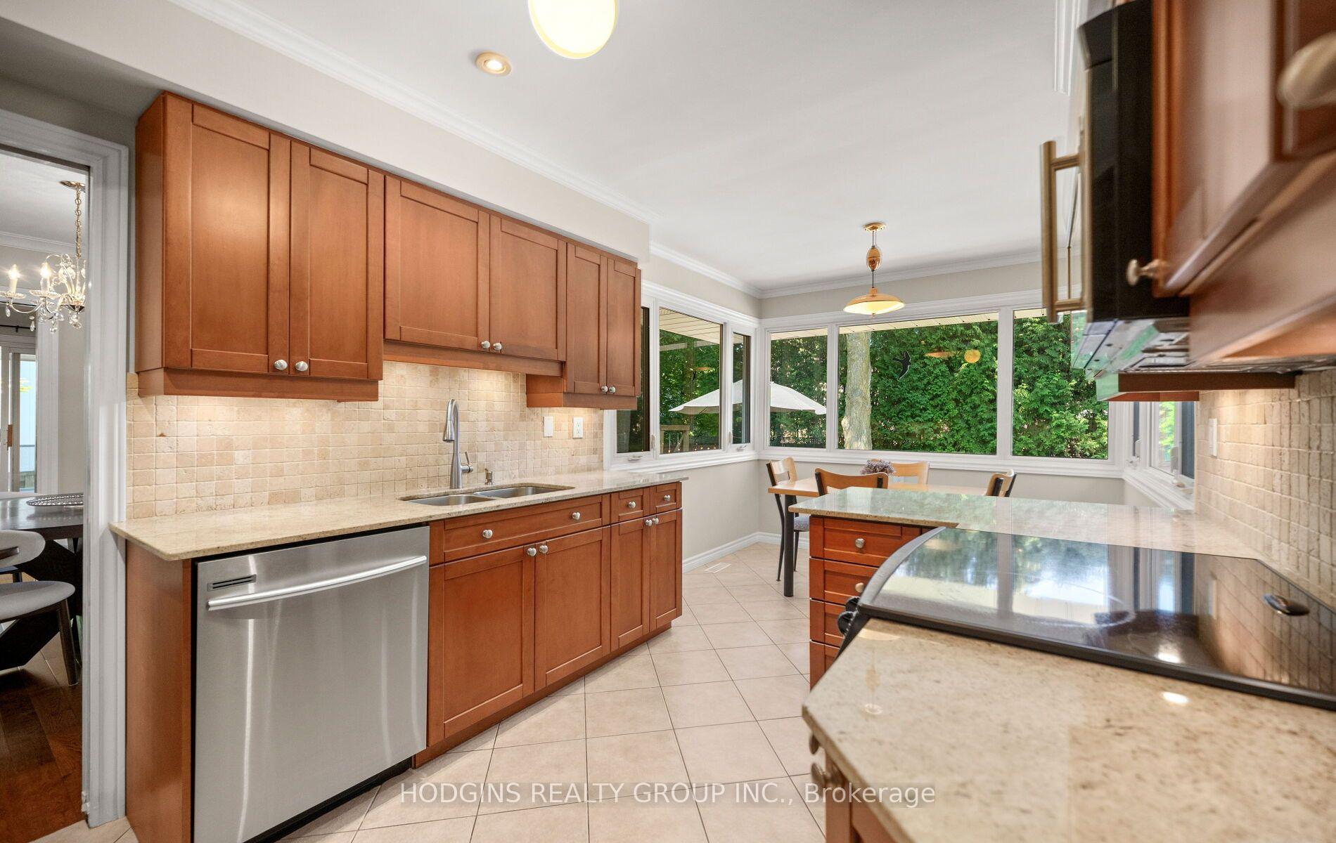 Photo 11 of 1837 Will Scarlett Drive, Mississauga, Sheridan — HOMEH