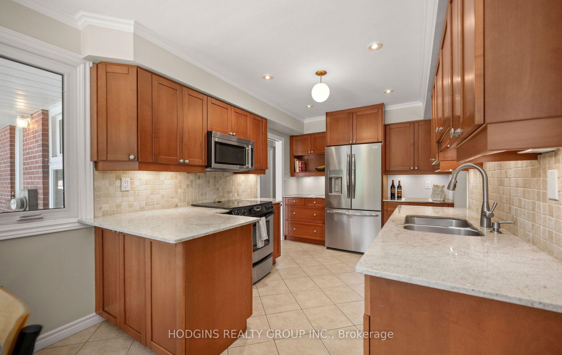 Photo 12 of 1837 Will Scarlett Drive, Mississauga, Sheridan — HOMEH