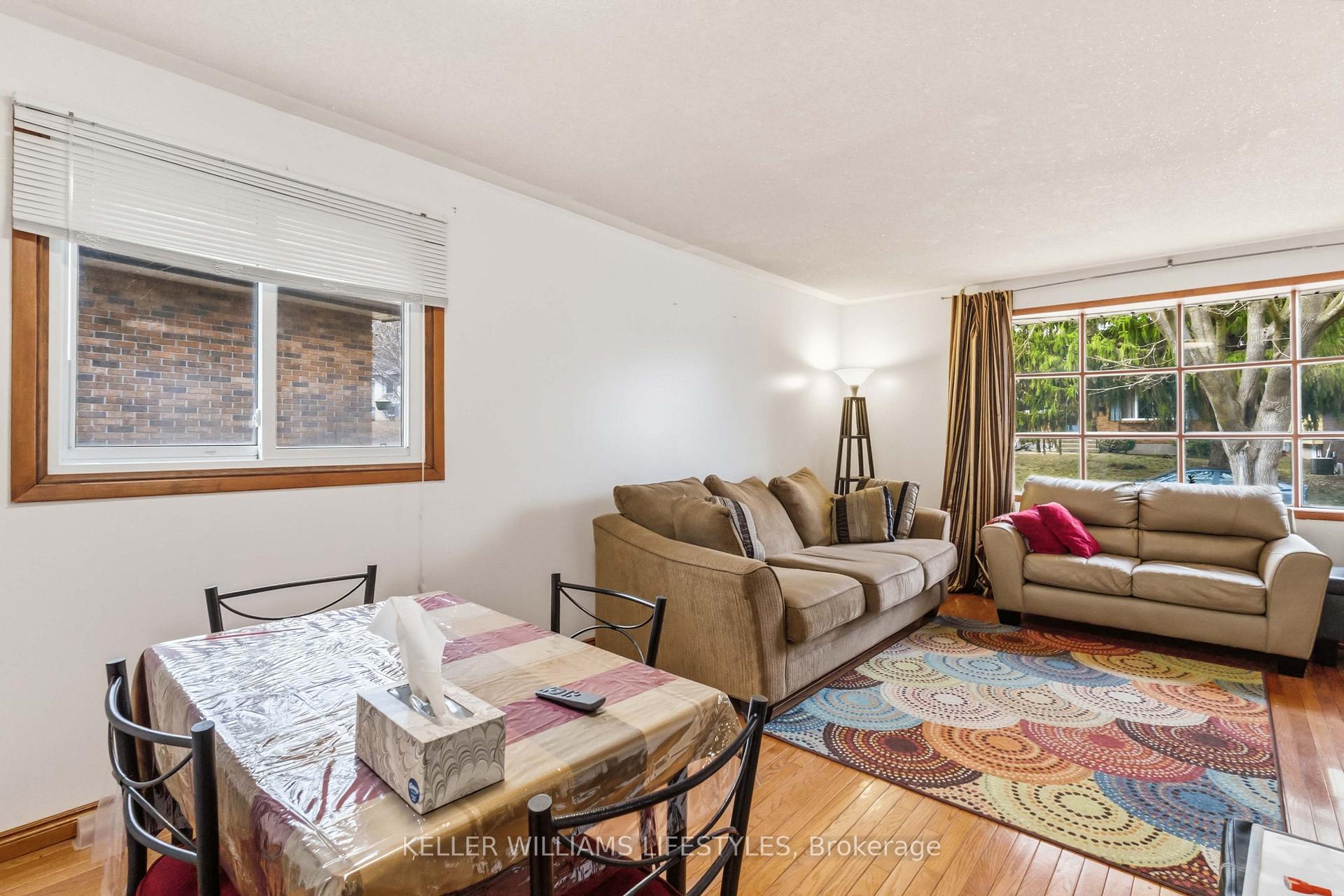 Photo 7 of 156 Paperbirch Crescent, London, North K — HOMEH