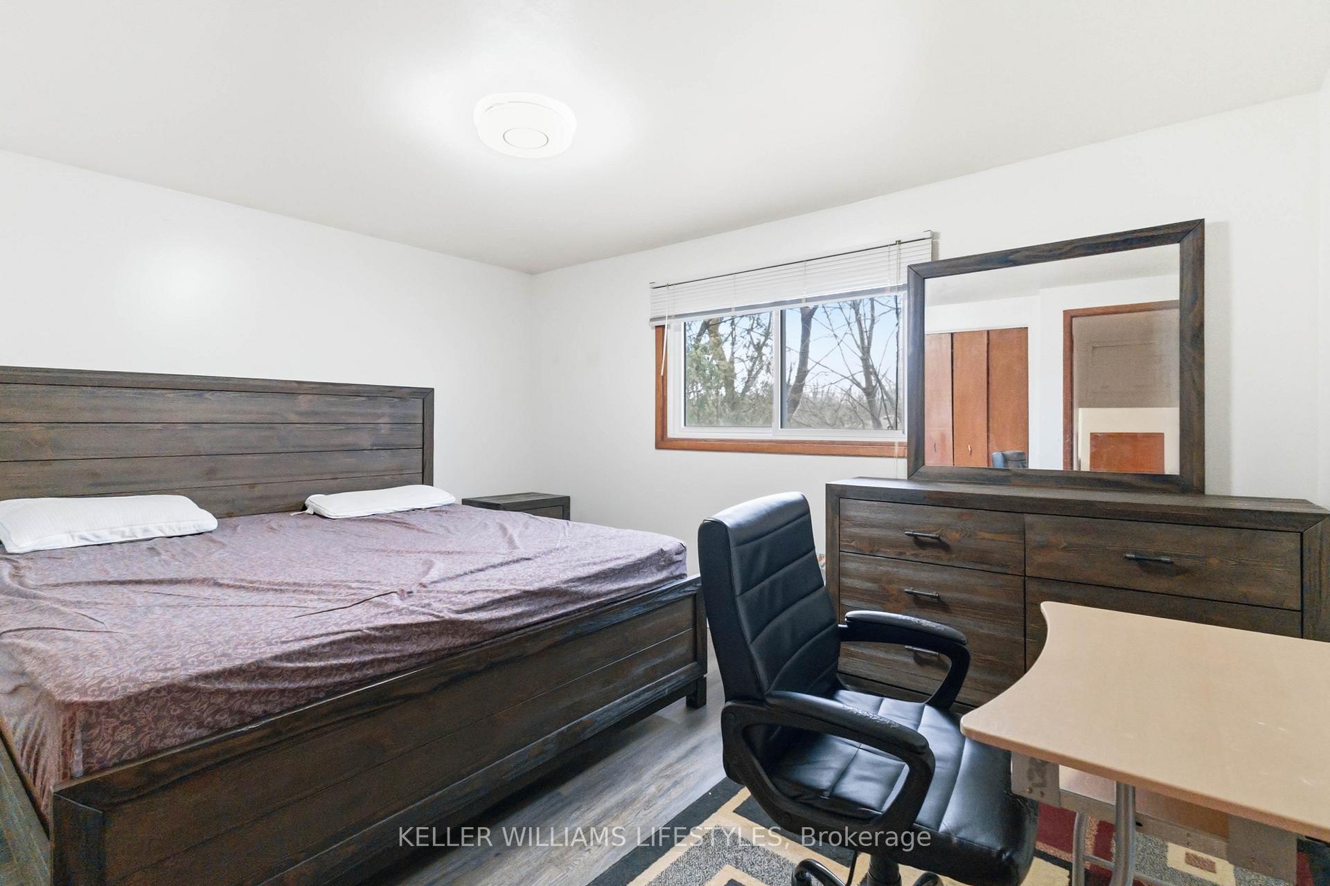 Photo 15 of 156 Paperbirch Crescent, London, North K — HOMEH