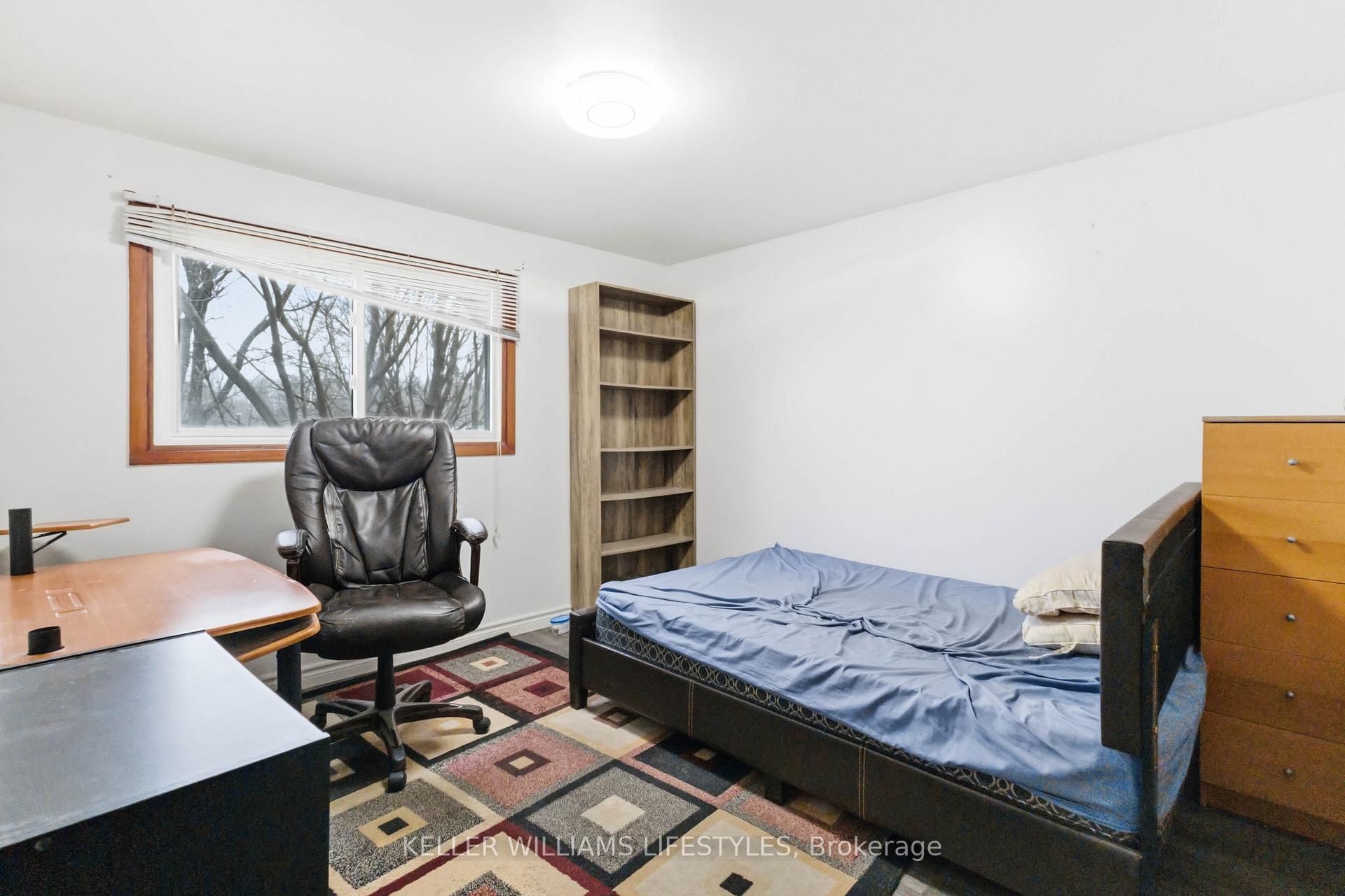 Photo 18 of 156 Paperbirch Crescent, London, North K — HOMEH
