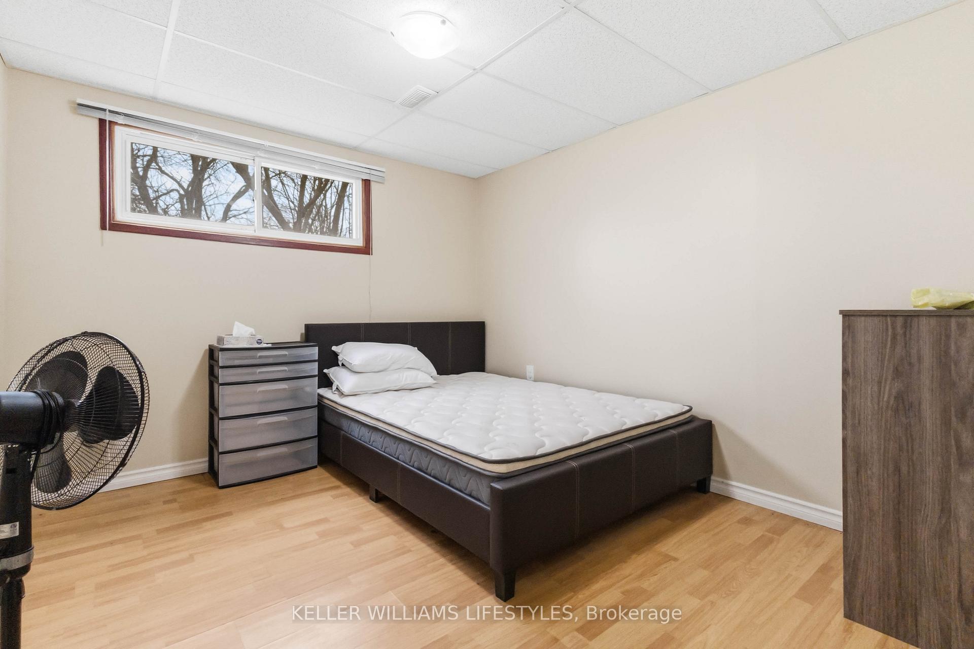 Photo 24 of 156 Paperbirch Crescent, London, North K — HOMEH