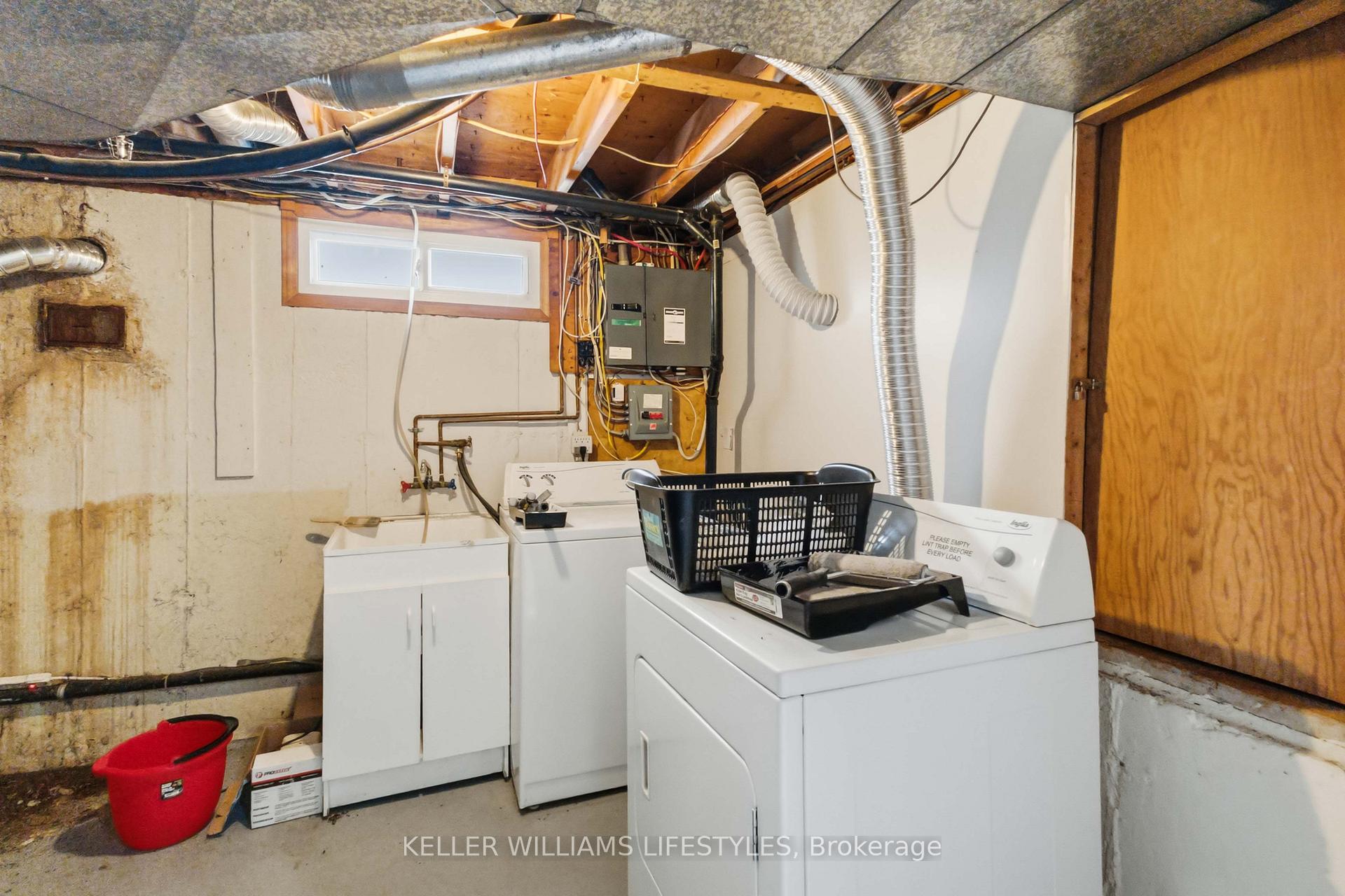 Photo 28 of 156 Paperbirch Crescent, London, North K — HOMEH
