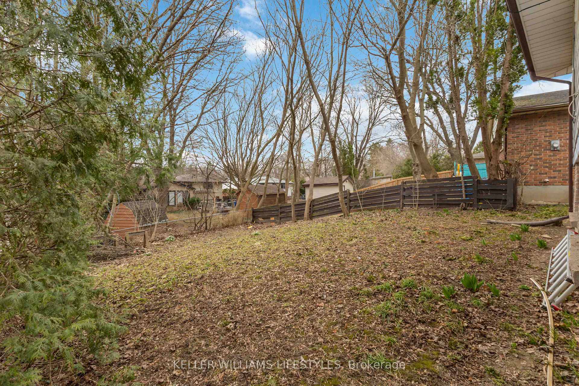 Photo 30 of 156 Paperbirch Crescent, London, North K — HOMEH