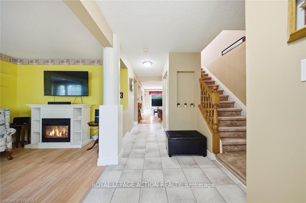 Photo 5 of 20 Melran Drive, Cambridge, Hespeler Village — HOMEH