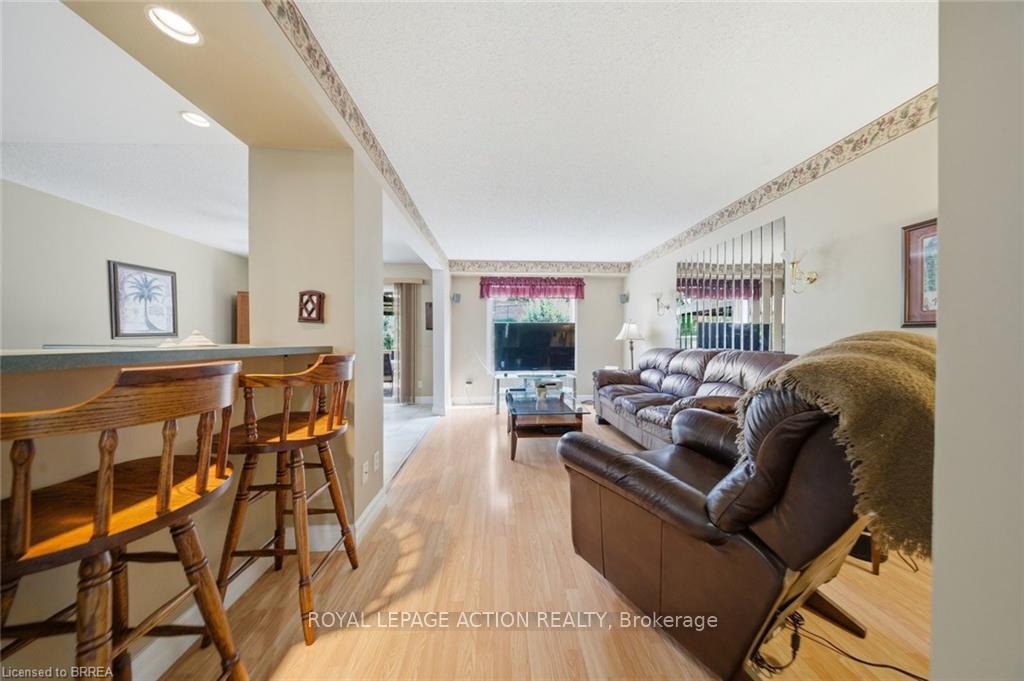 Photo 8 of 20 Melran Drive, Cambridge, Hespeler Village — HOMEH