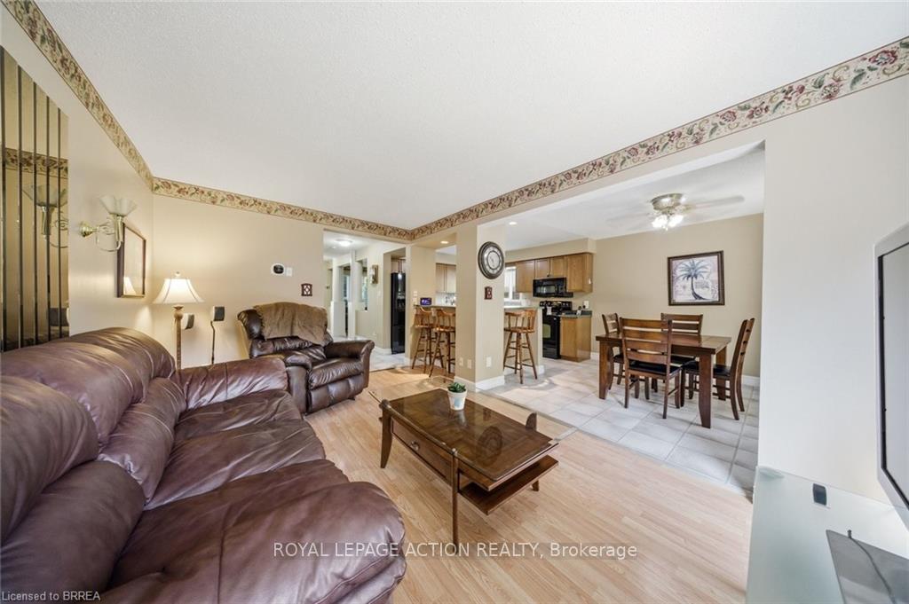 Photo 10 of 20 Melran Drive, Cambridge, Hespeler Village — HOMEH