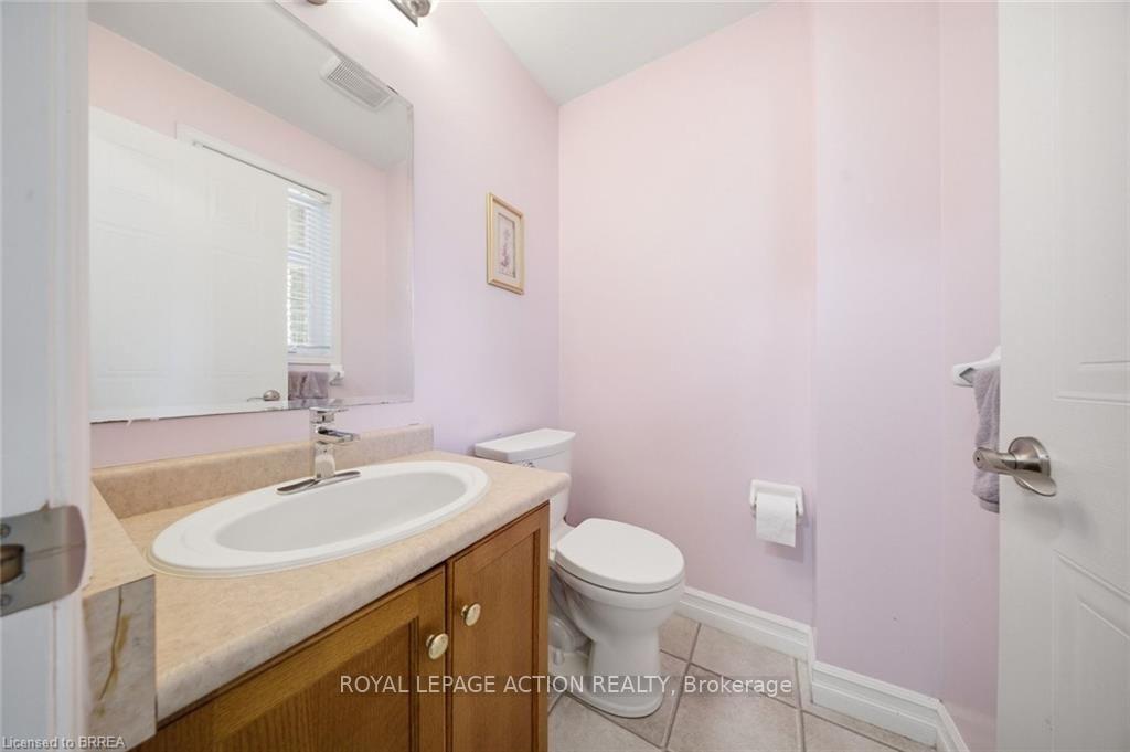 Photo 16 of 20 Melran Drive, Cambridge, Hespeler Village — HOMEH