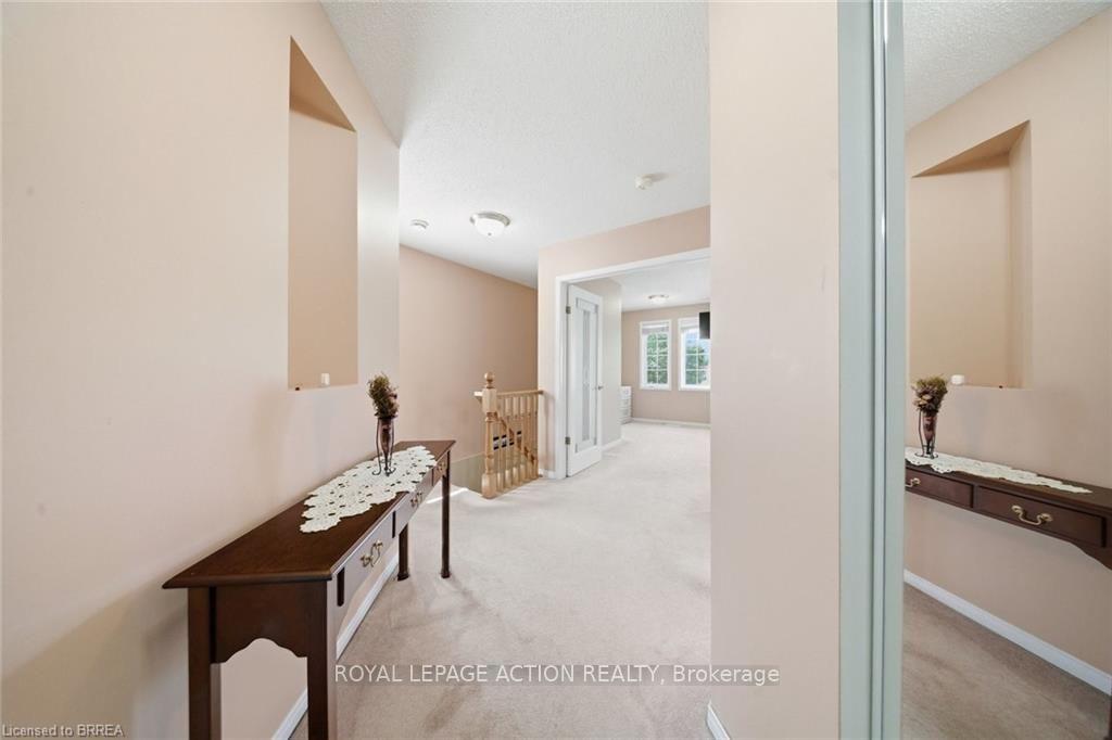 Photo 17 of 20 Melran Drive, Cambridge, Hespeler Village — HOMEH