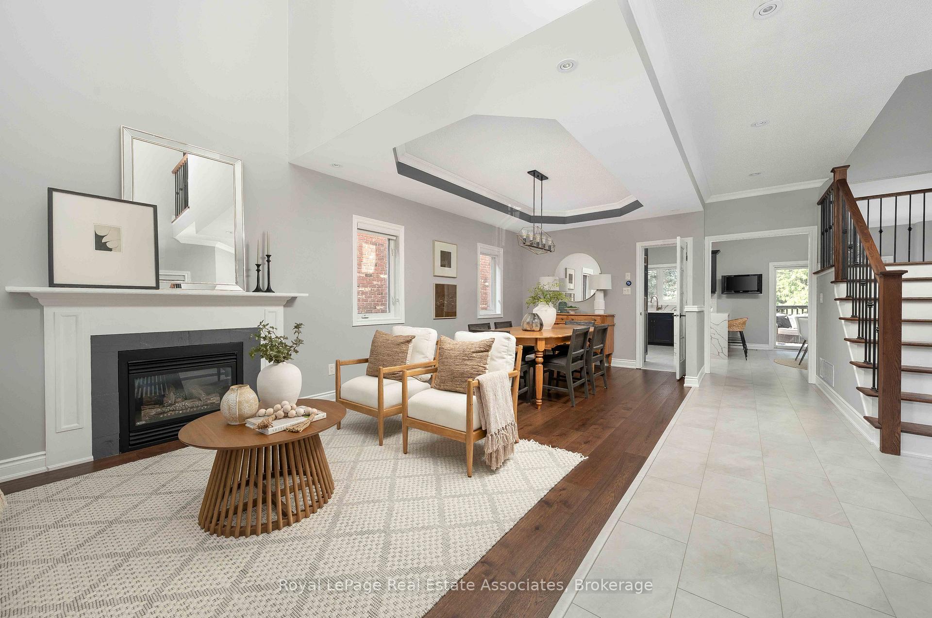 Photo 7 of 5 Volterra Court, Hamilton, Waterdown — HOMEH
