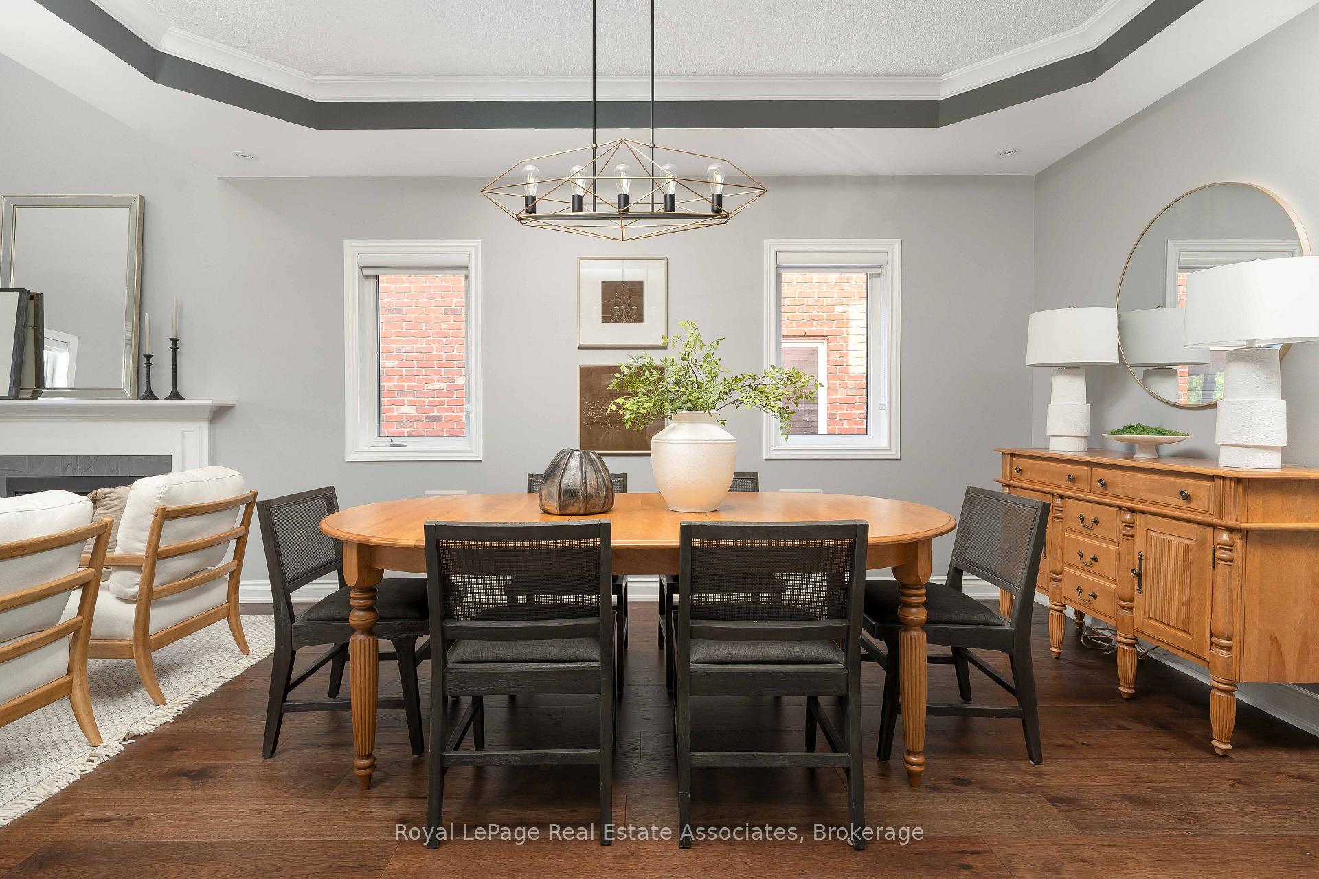 Photo 8 of 5 Volterra Court, Hamilton, Waterdown — HOMEH