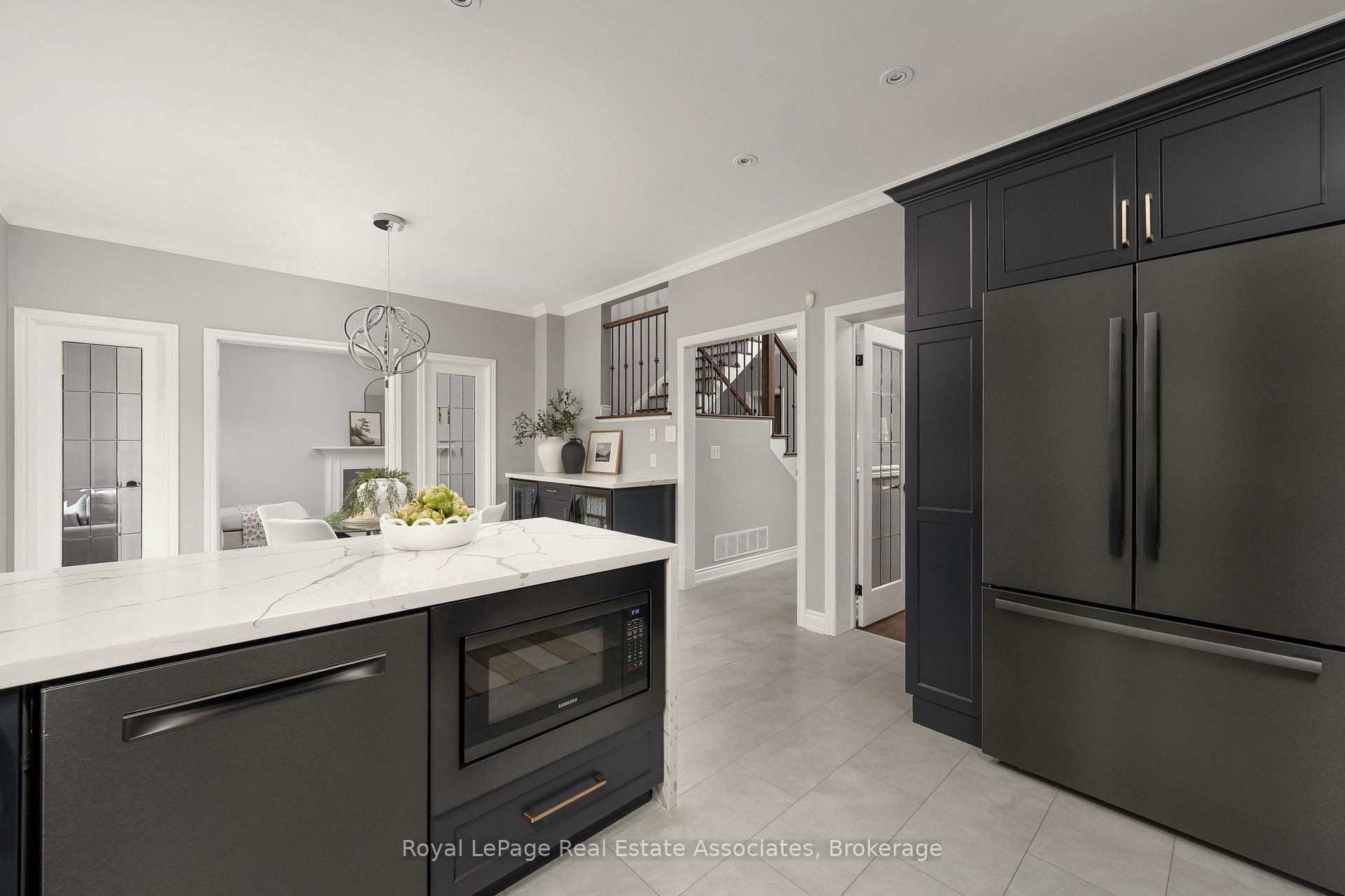Photo 13 of 5 Volterra Court, Hamilton, Waterdown — HOMEH