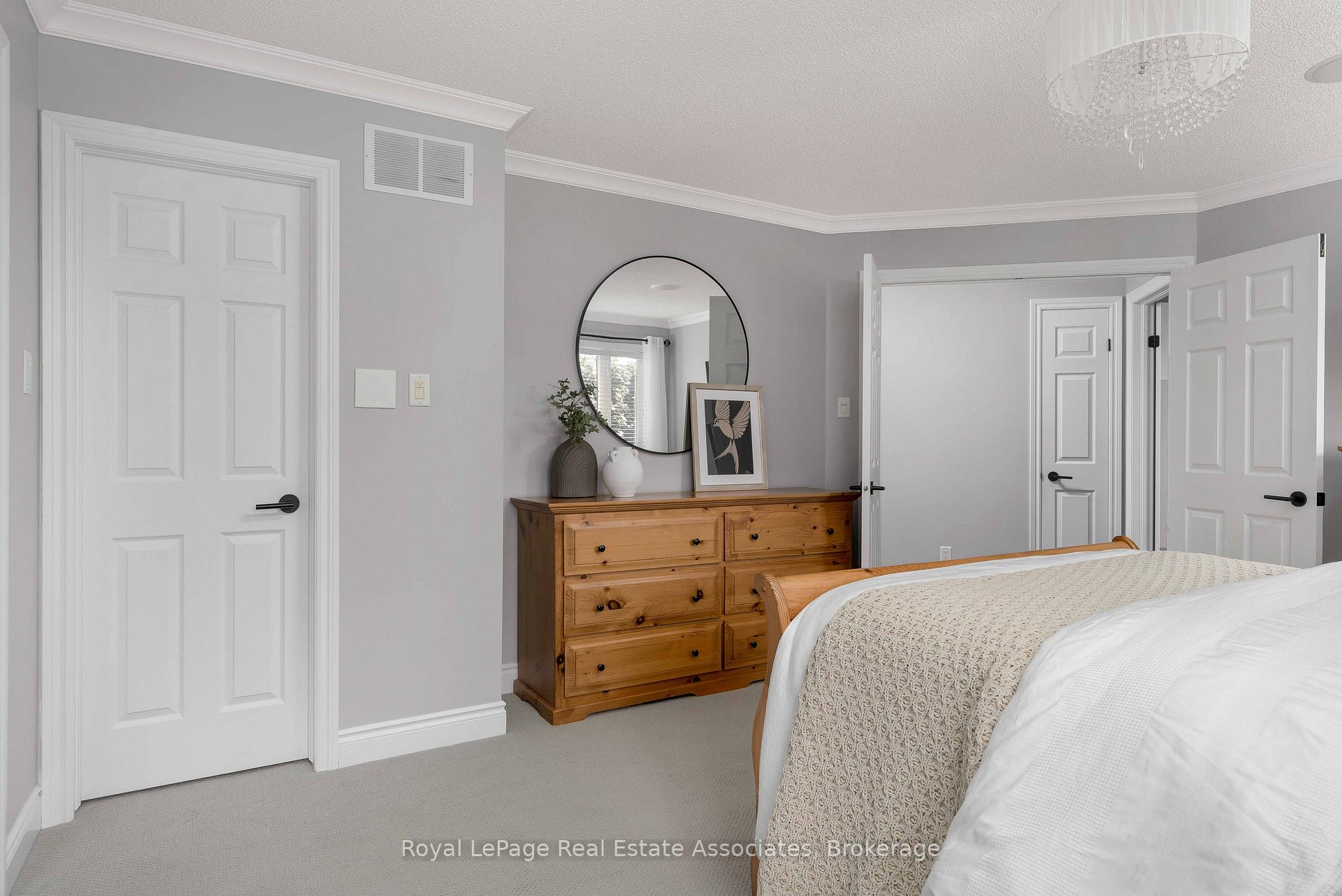 Photo 27 of 5 Volterra Court, Hamilton, Waterdown — HOMEH