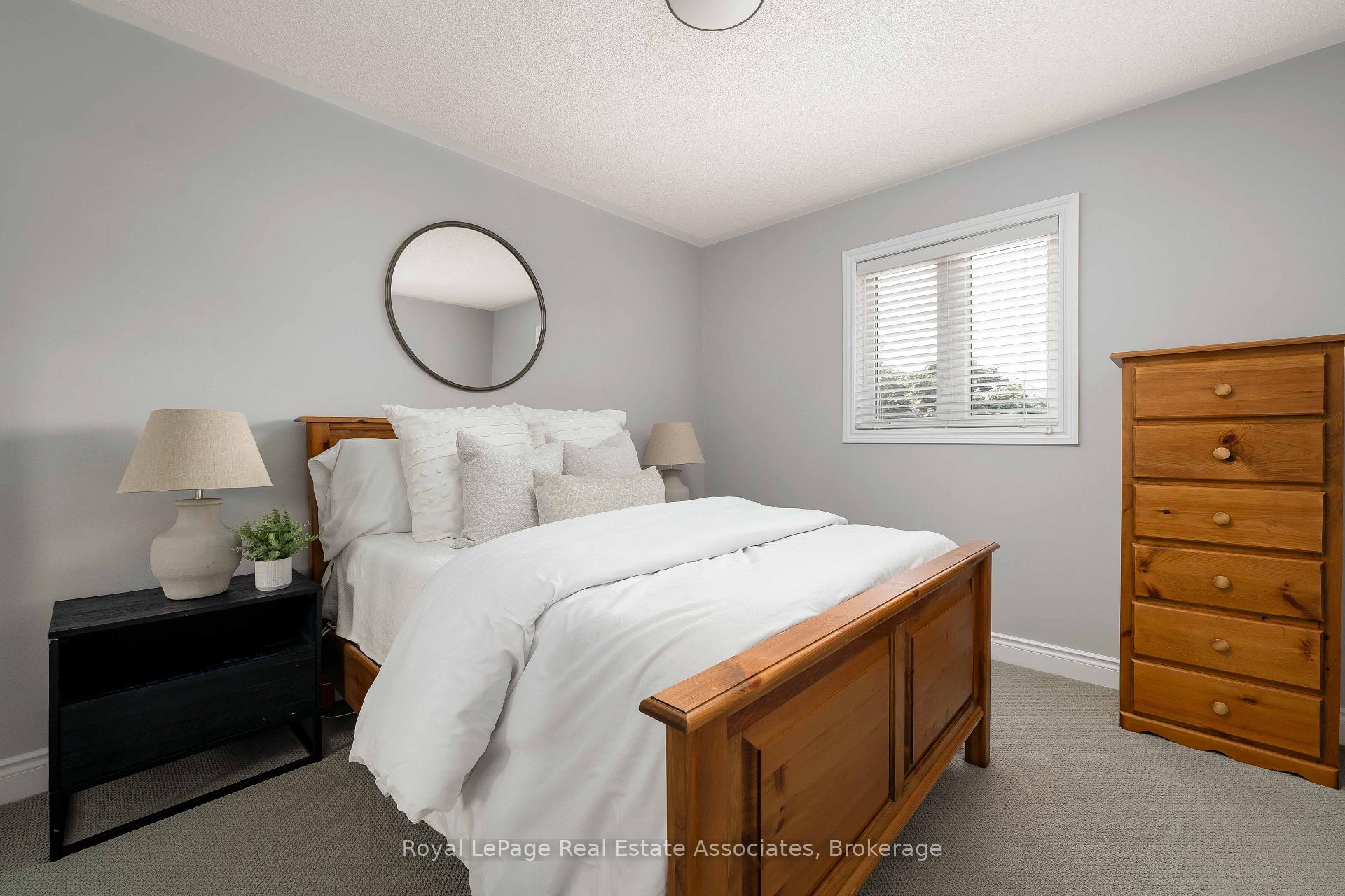 Photo 30 of 5 Volterra Court, Hamilton, Waterdown — HOMEH