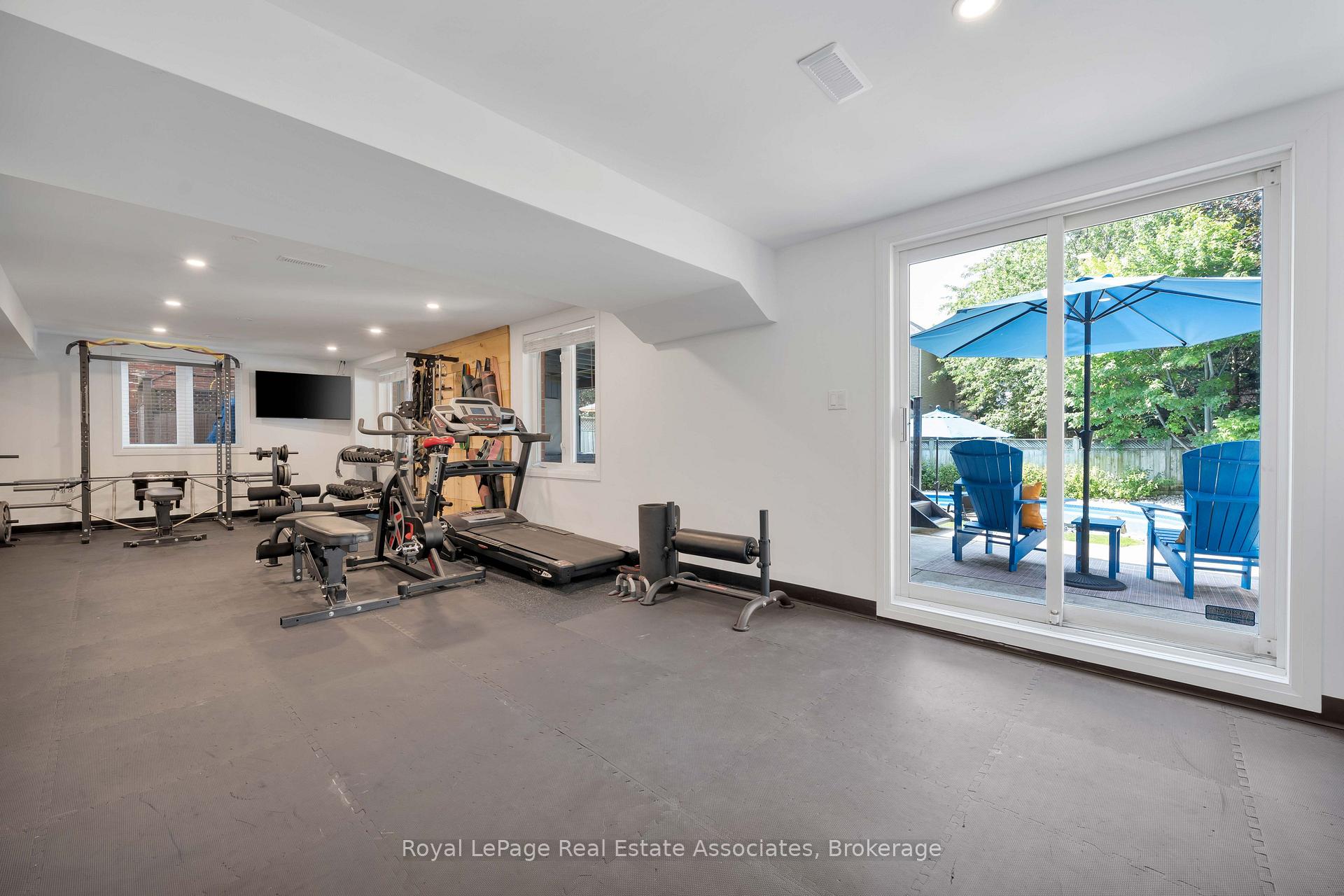 Photo 38 of 5 Volterra Court, Hamilton, Waterdown — HOMEH