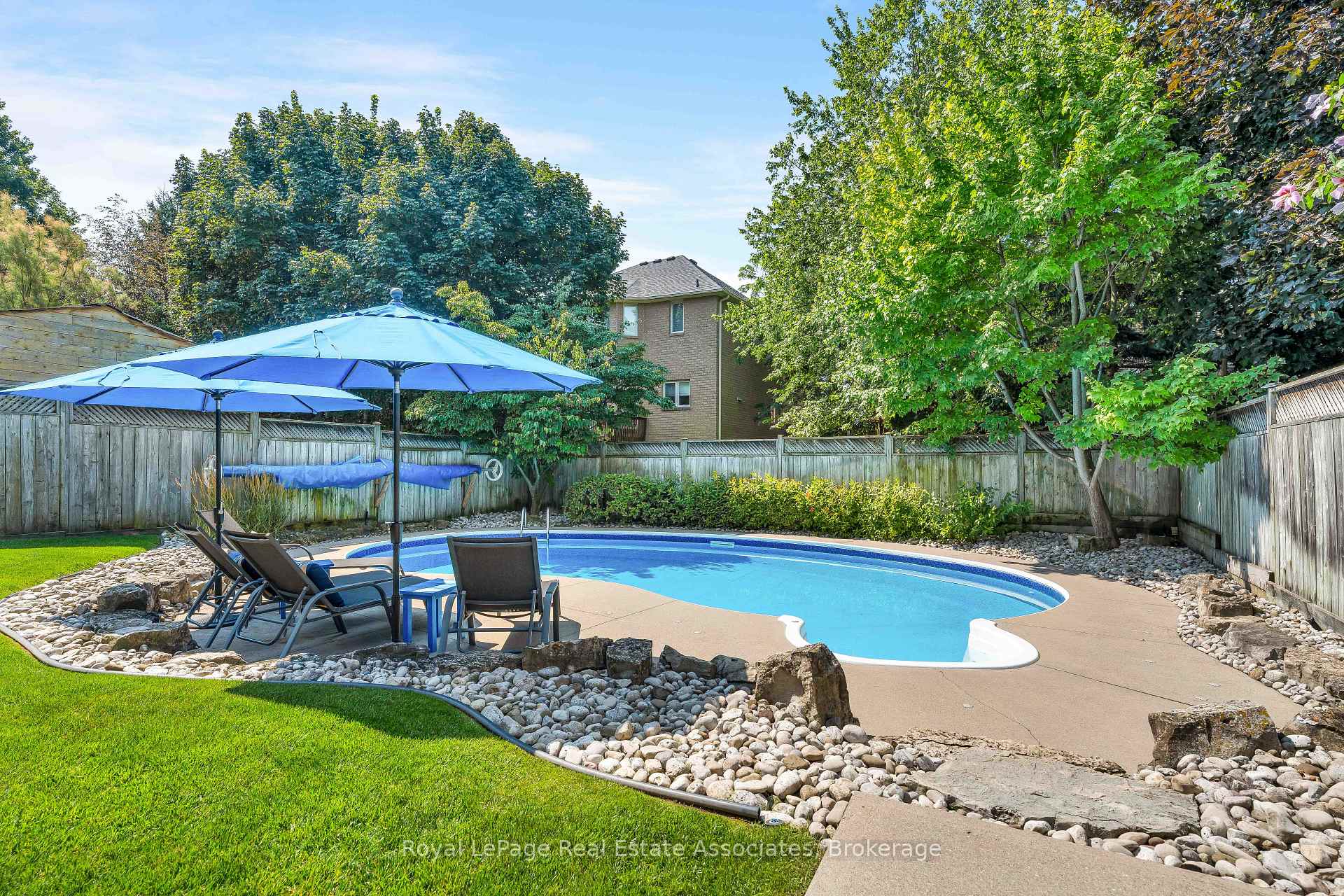 Photo 39 of 5 Volterra Court, Hamilton, Waterdown — HOMEH