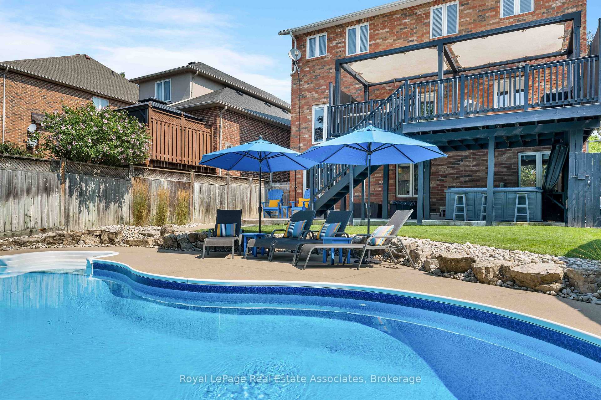 Photo 42 of 5 Volterra Court, Hamilton, Waterdown — HOMEH