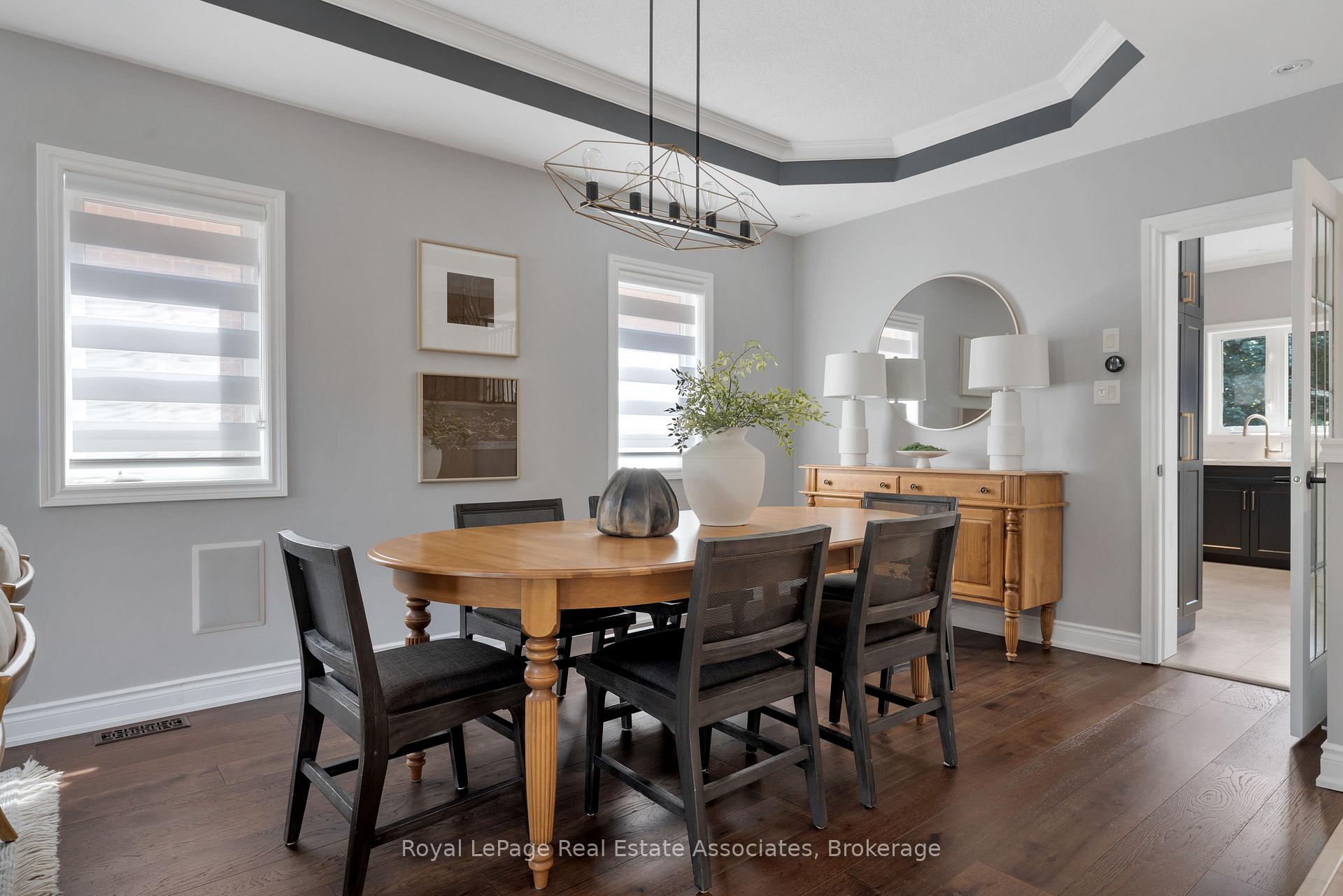 Photo 9 of 5 Volterra Court, Hamilton, Waterdown — HOMEH