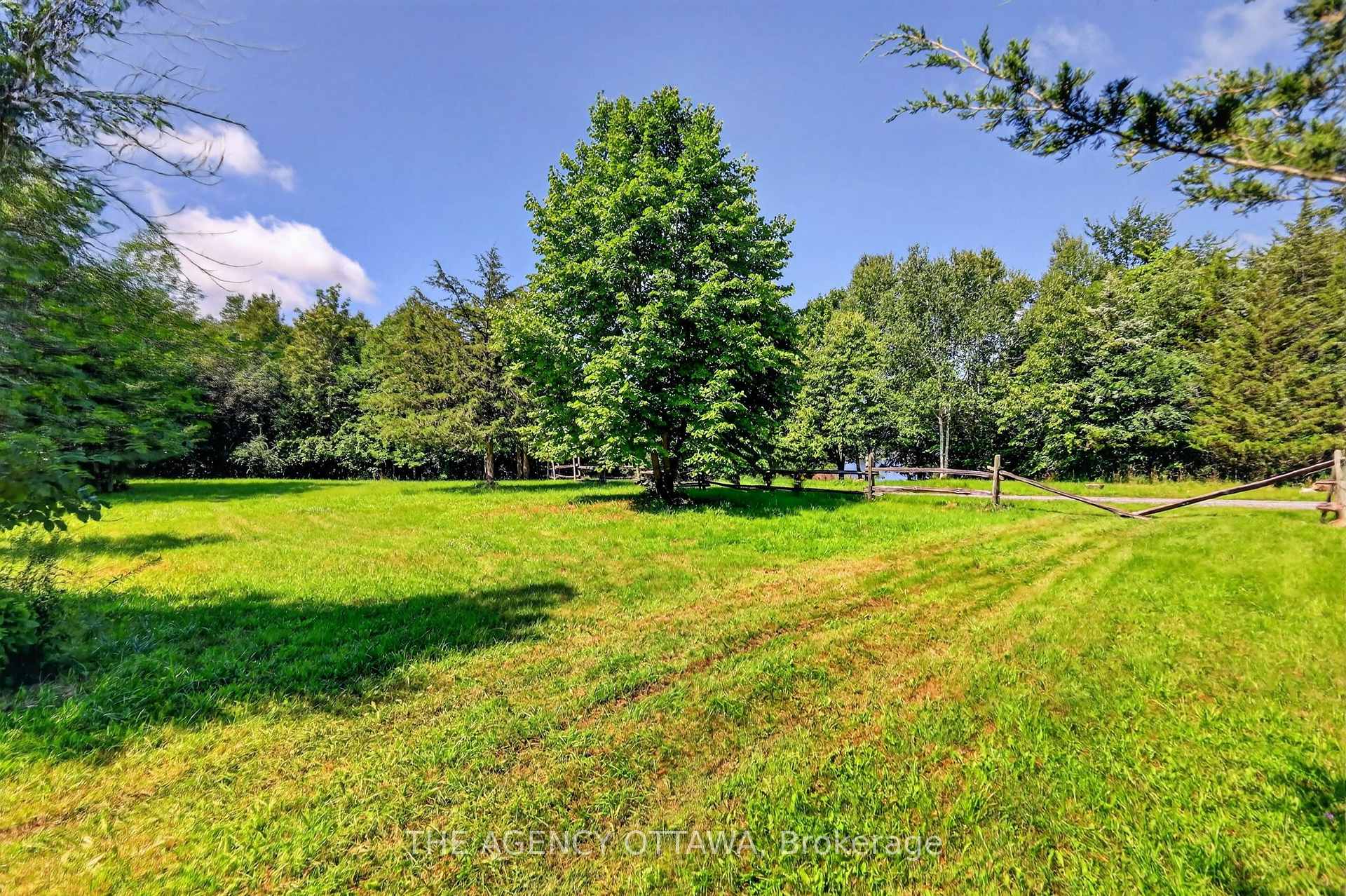 Photo 14 of 00 Piper'S Bay Lane, Rideau Lakes, Rideau Lakes (North Crosby) Twp — HOMEH